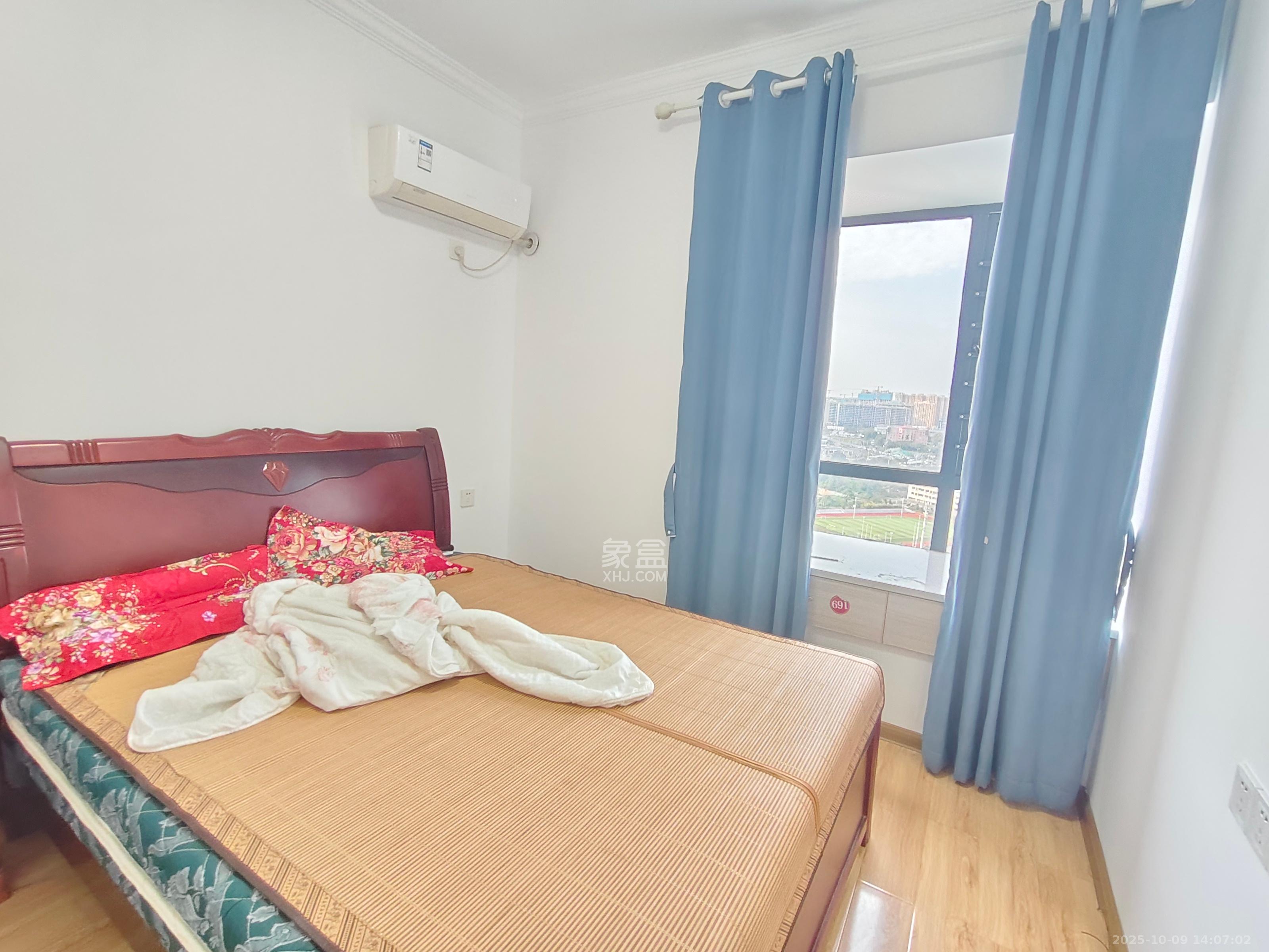 德惠雅苑(众星湘港公馆) 3室2厅2卫 2100.0元/月 德惠雅苑(众星湘港公馆) 3室2厅2卫 2100.0元/月室内图