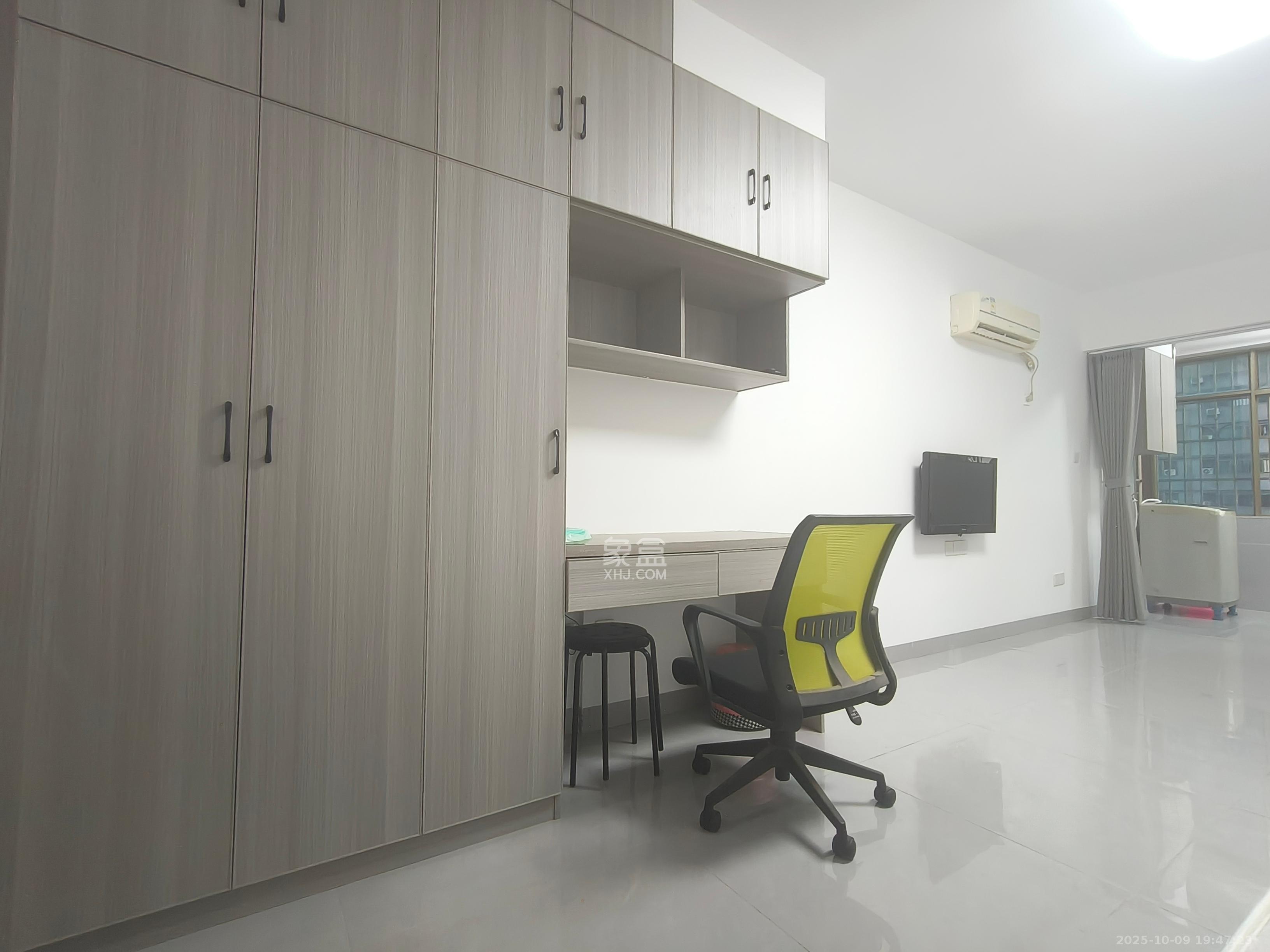 香颂国际  1室1厅1卫    1800.0元/月 香颂国际  1室1厅1卫    1800.0元/月室内图