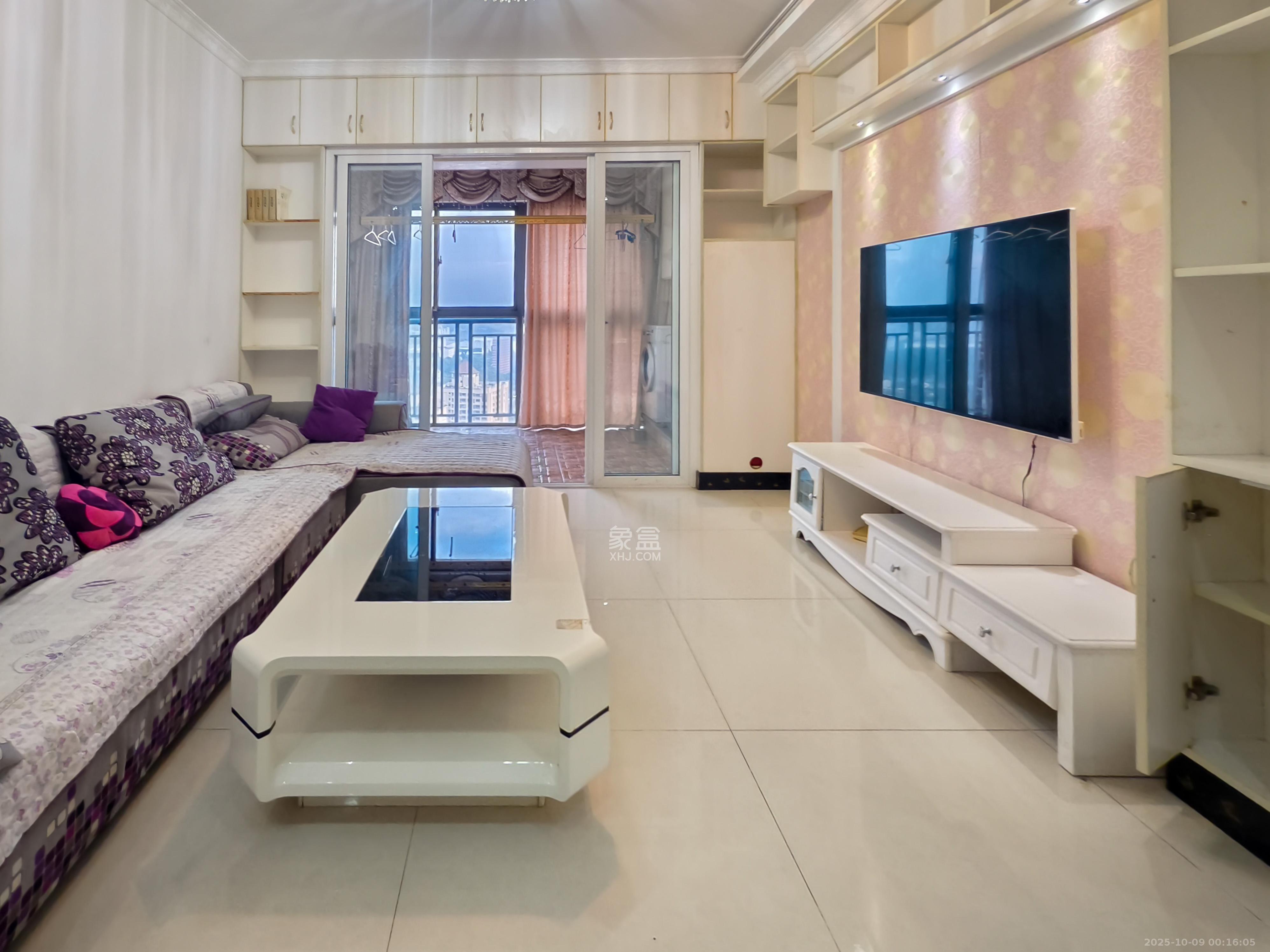 爵士湘  2室1厅1卫    56.0万 爵士湘  2室1厅1卫    56.0万客厅