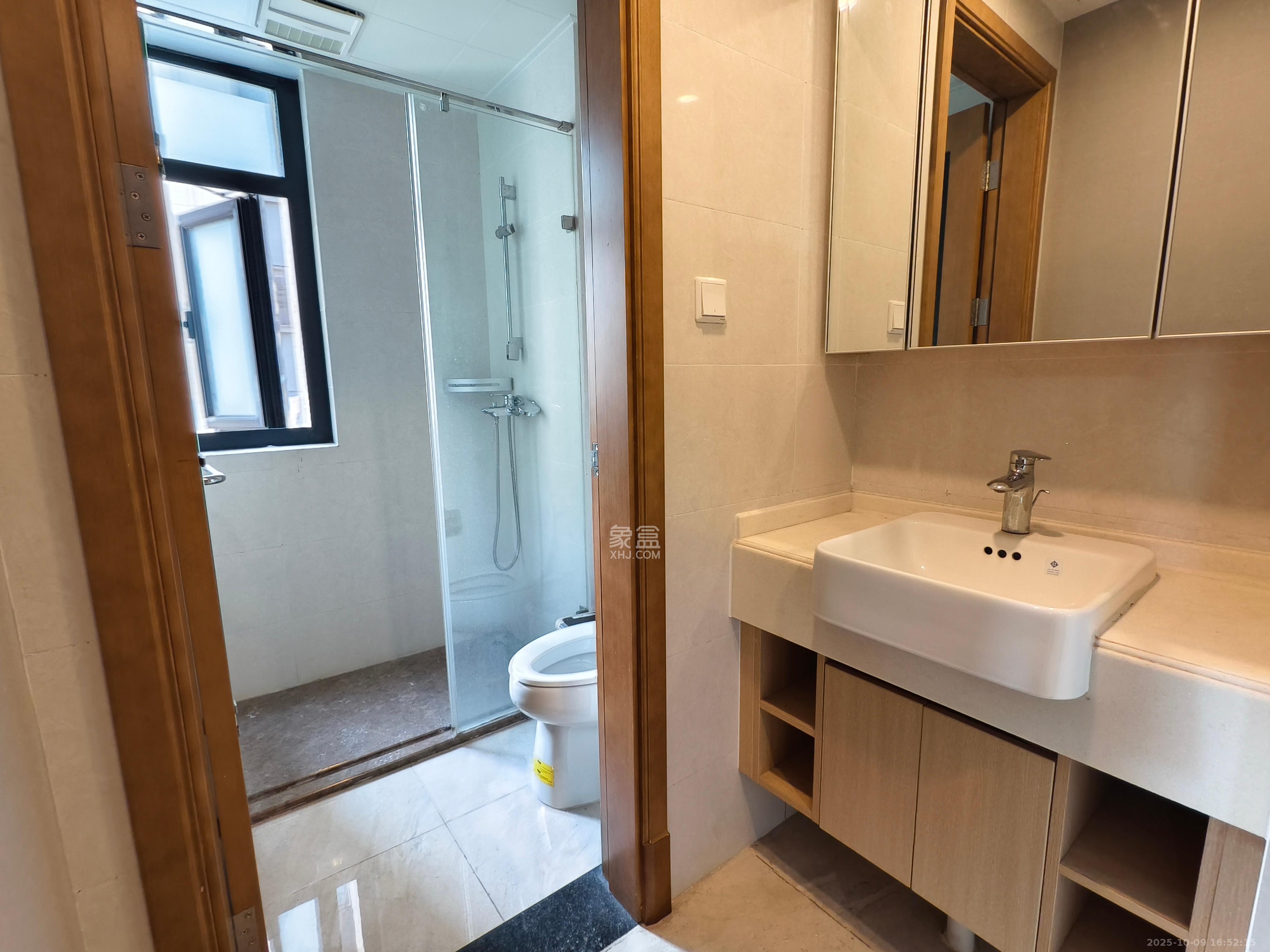 中海梅溪湖壹号  1室1厅1卫    2000.0元/月室内图