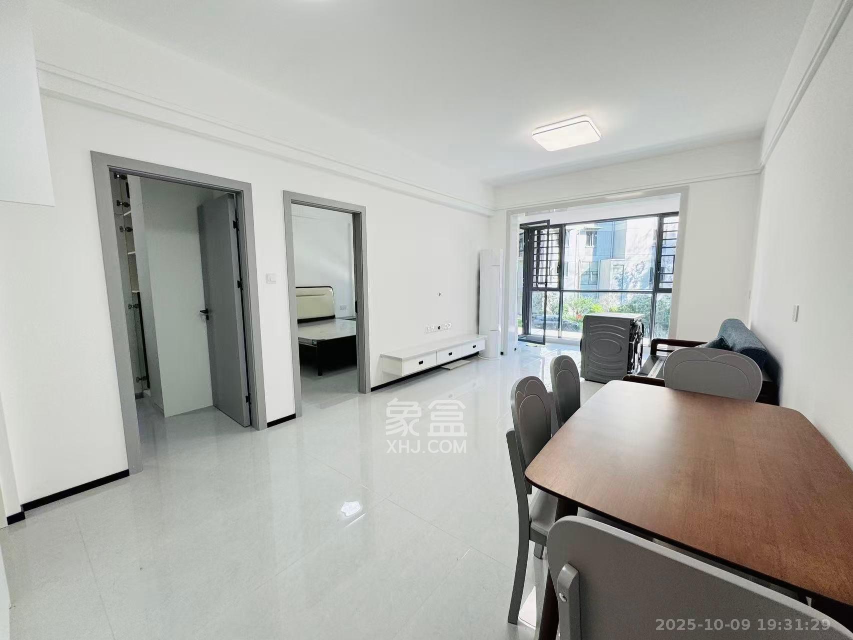 湖湘时代名邸公园壹号  1室0厅0卫    2400.0元/月 湖湘时代名邸公园壹号  1室0厅0卫    2400.0元/月室内图