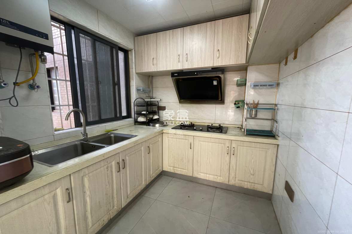 锦绣兰亭 3室1厅1卫 1800.0元/月 锦绣兰亭 3室1厅1卫 1800.0元/月室内图