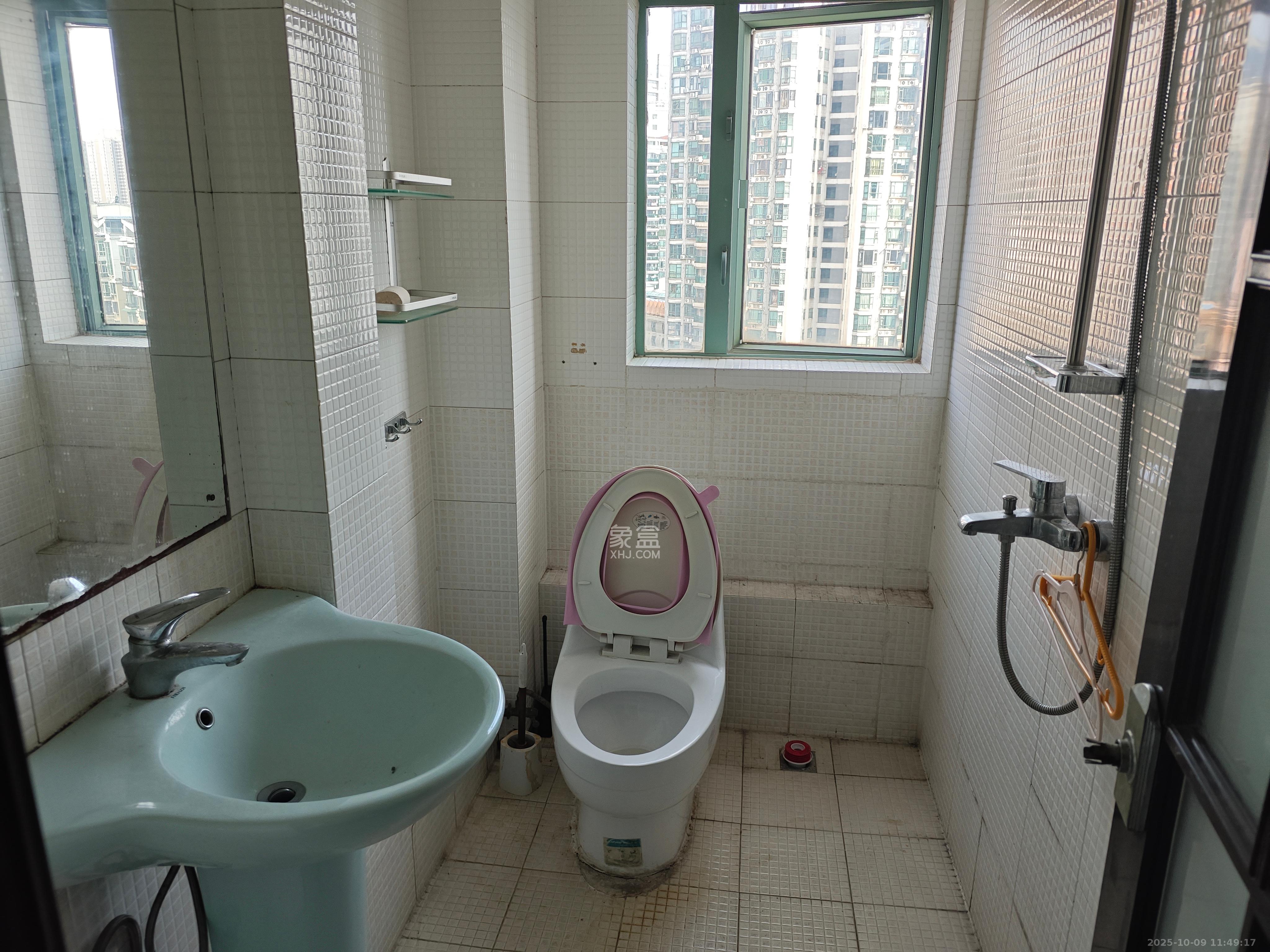 梦泽园 4室2厅2卫 4000.0元/月 梦泽园 4室2厅2卫 4000.0元/月室内图