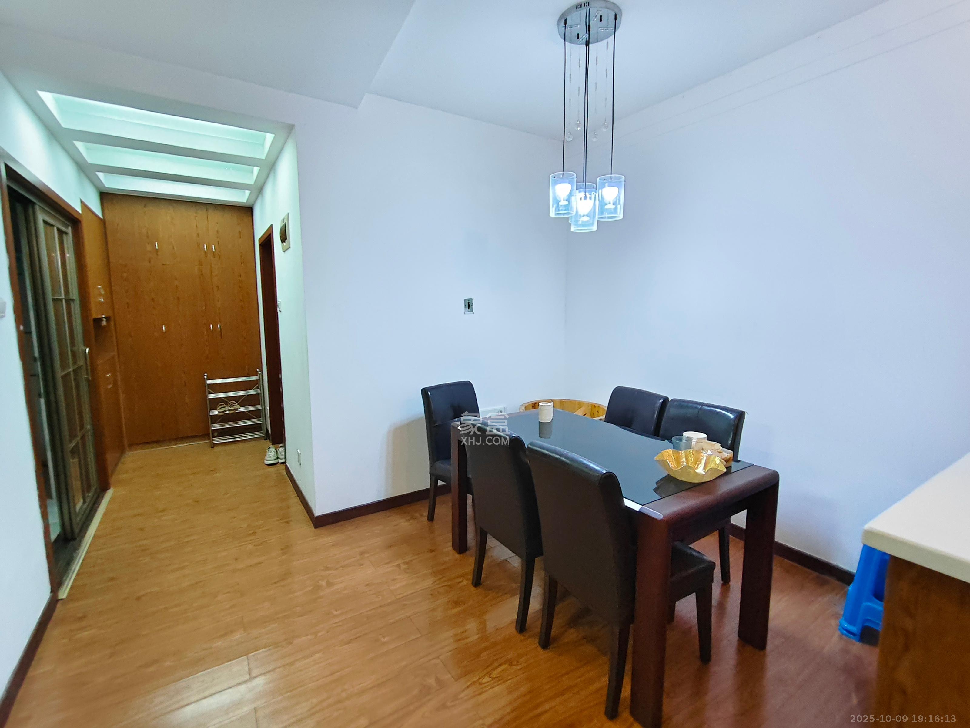 山水嘉园 4室2厅2卫 2500.0元/月 山水嘉园 4室2厅2卫 2500.0元/月室内图