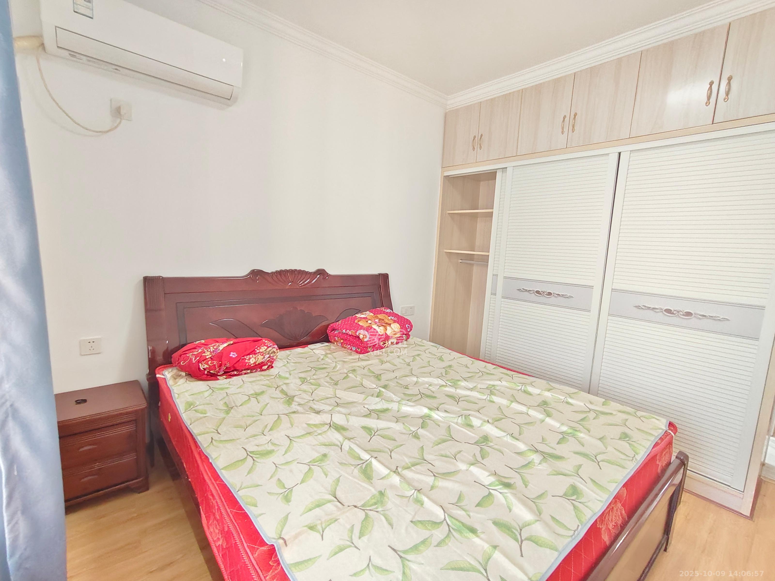 德惠雅苑(众星湘港公馆) 3室2厅2卫 2100.0元/月 德惠雅苑(众星湘港公馆) 3室2厅2卫 2100.0元/月室内图