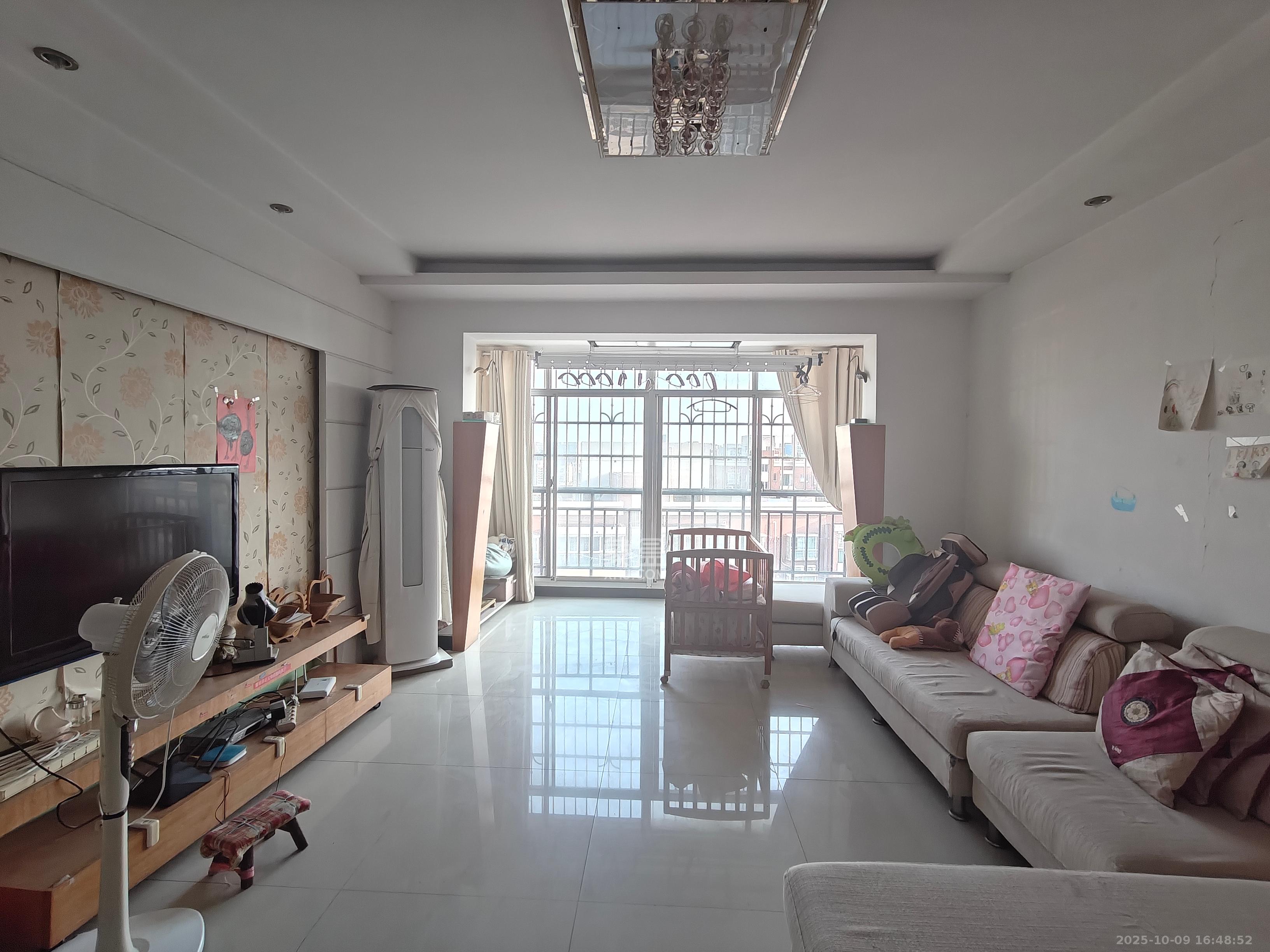 湘楚家园 3室2厅2卫 1700.0元/月 湘楚家园 3室2厅2卫 1700.0元/月室内图