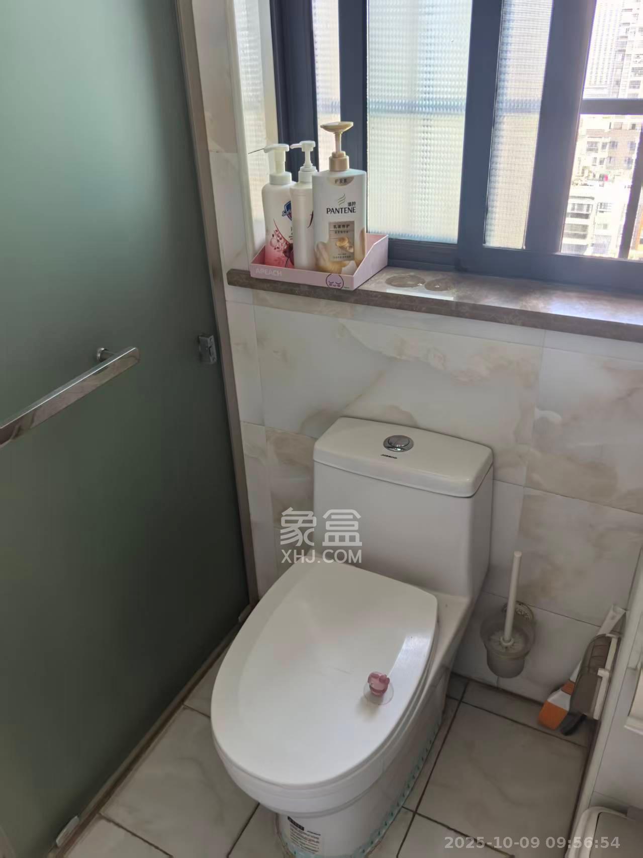 金鸿宇大厦  3室1厅1卫    3500.0元/月 金鸿宇大厦  3室1厅1卫    3500.0元/月室内图