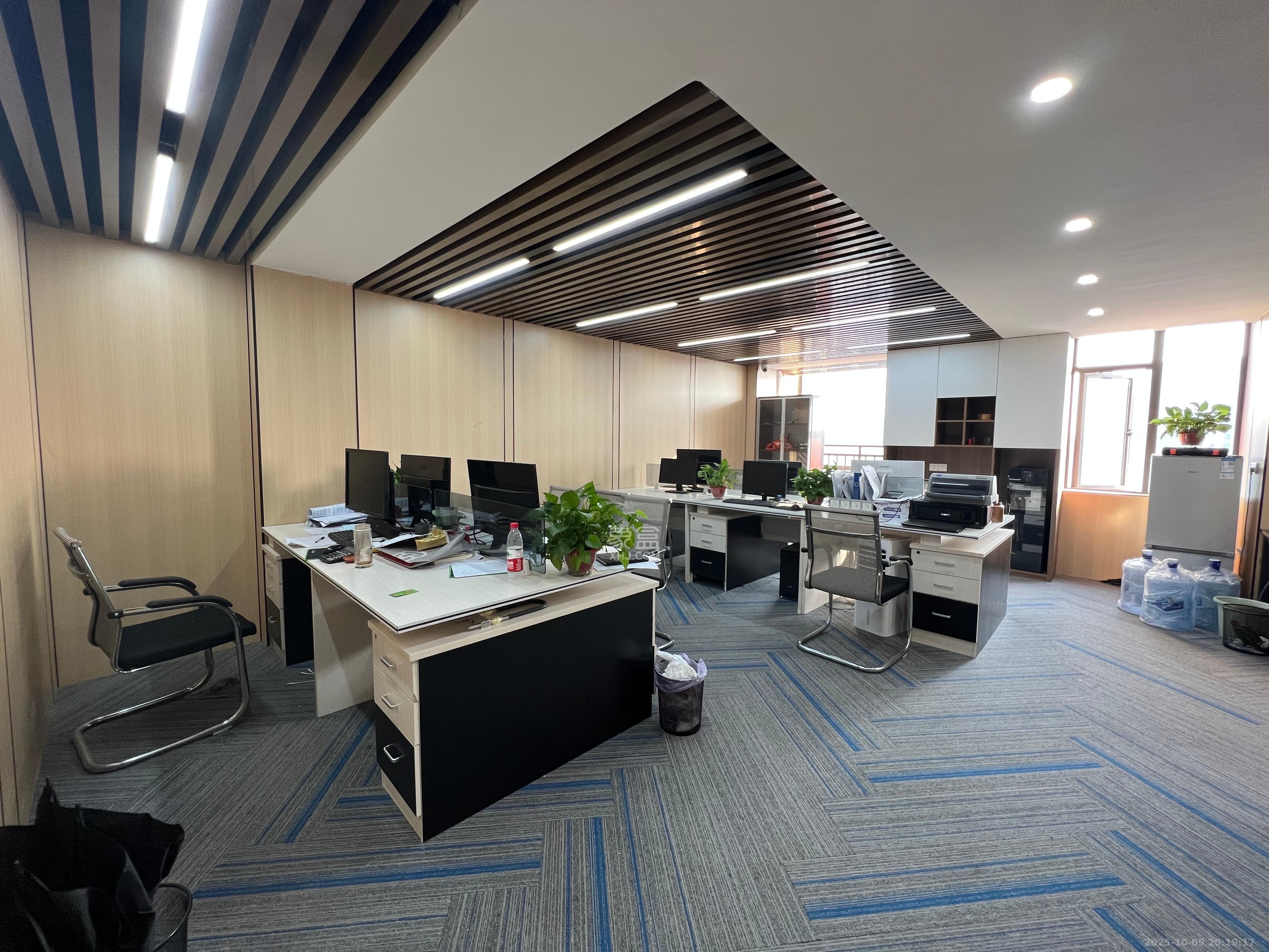 长房中庭国际（东郡华蓉广场）  2室2厅1卫    8600.0元/月室内图