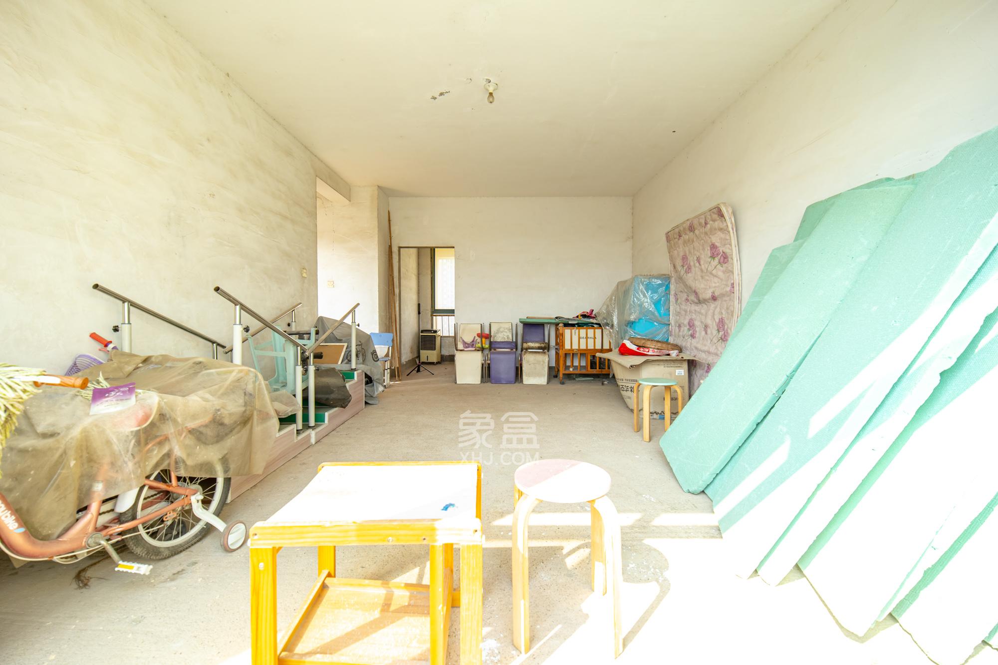 圣爵菲斯  4室2厅1卫    188.0万 圣爵菲斯  4室2厅1卫    188.0万卧室