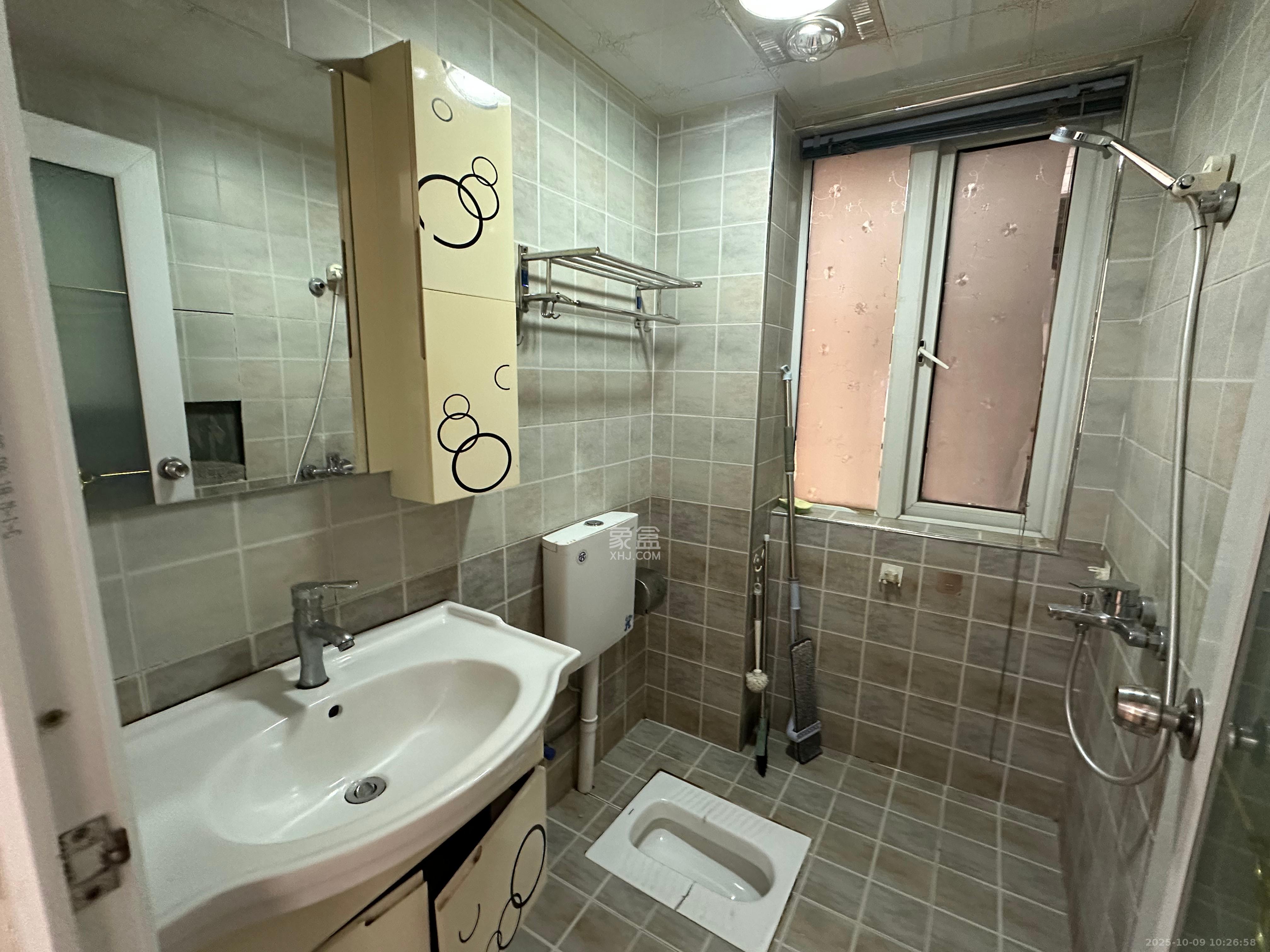 新长海广场 2室1厅1卫 1700.0元/月 新长海广场 2室1厅1卫 1700.0元/月室内图