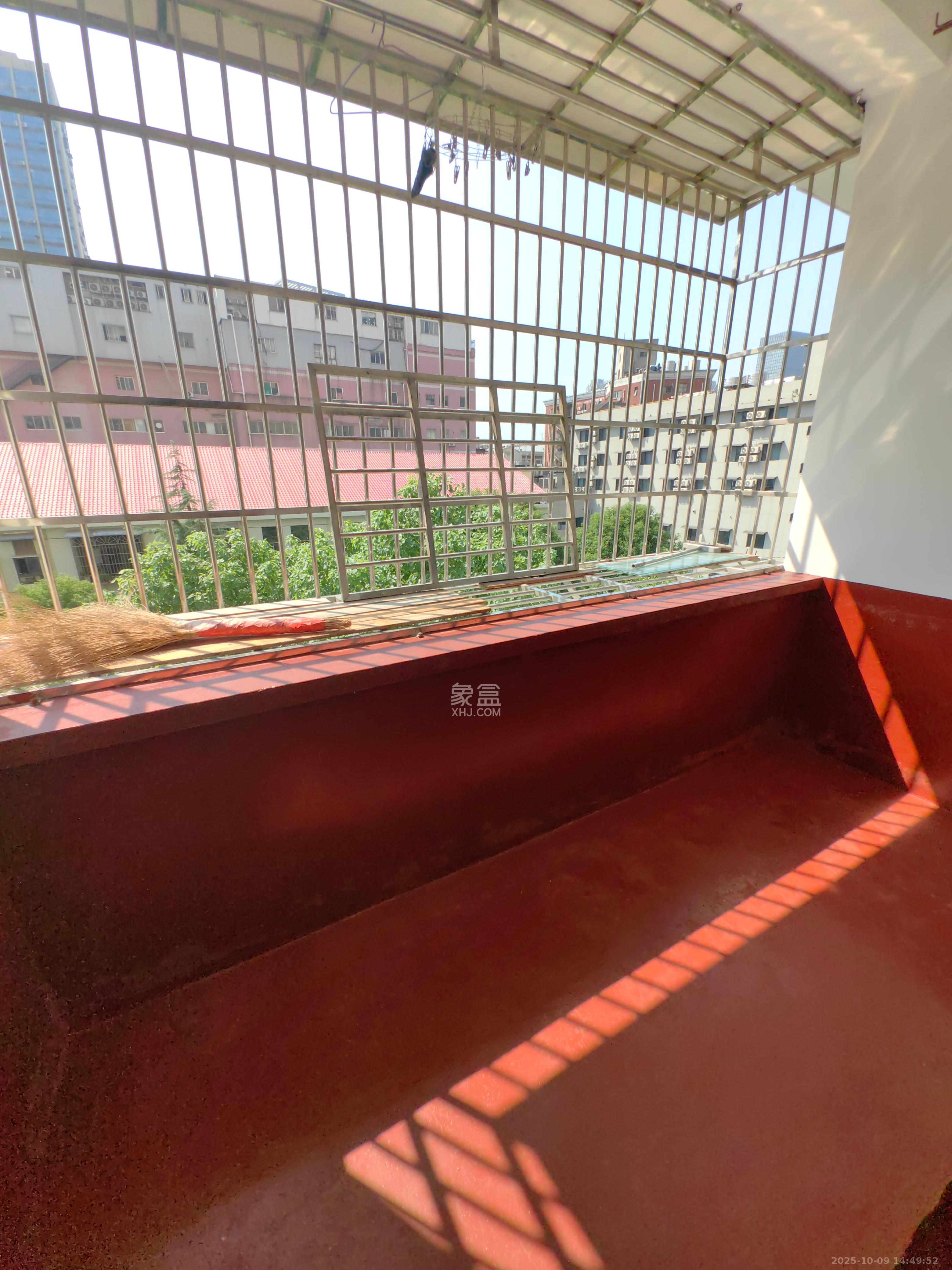 湖南省军供总站(民政厅单位宿舍) 4室1厅1卫 1600.0元/月 湖南省军供总站(民政厅单位宿舍) 4室1厅1卫 1600.0元/月室内图