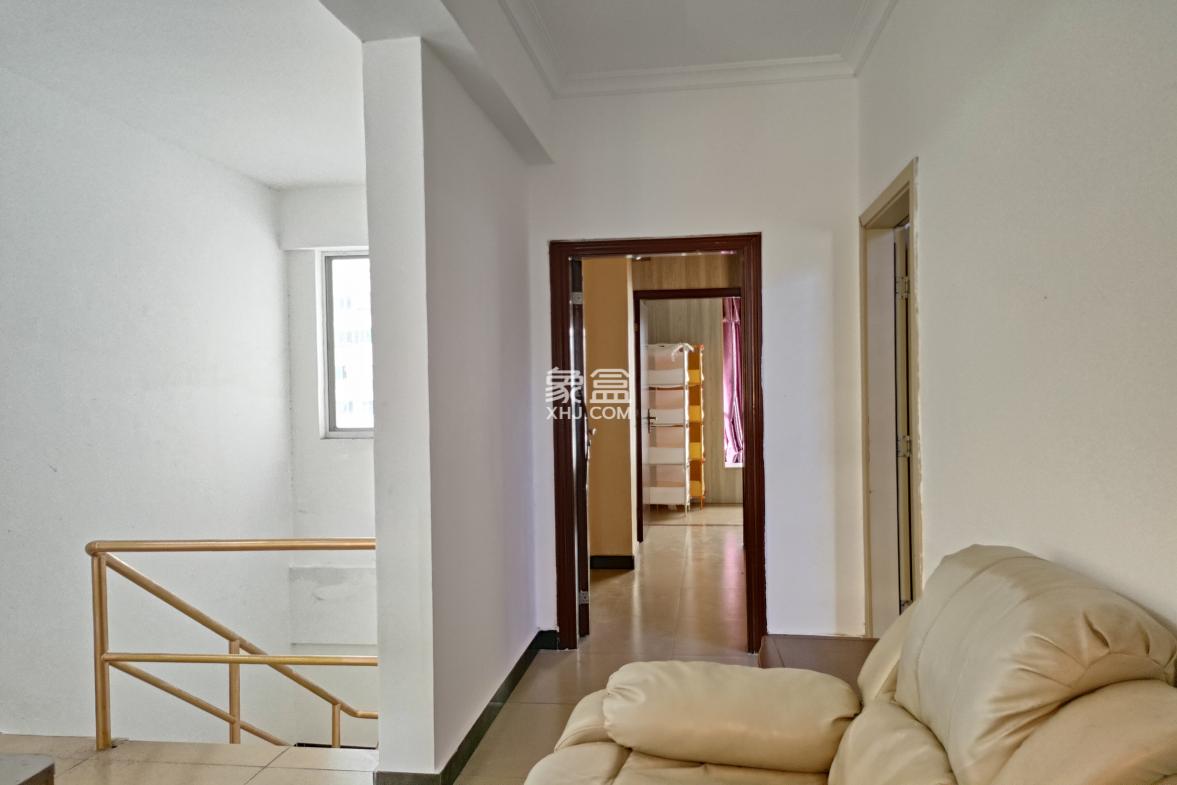 汇锦名城 5室2厅2卫 4800.0元/月 汇锦名城 5室2厅2卫 4800.0元/月室内图