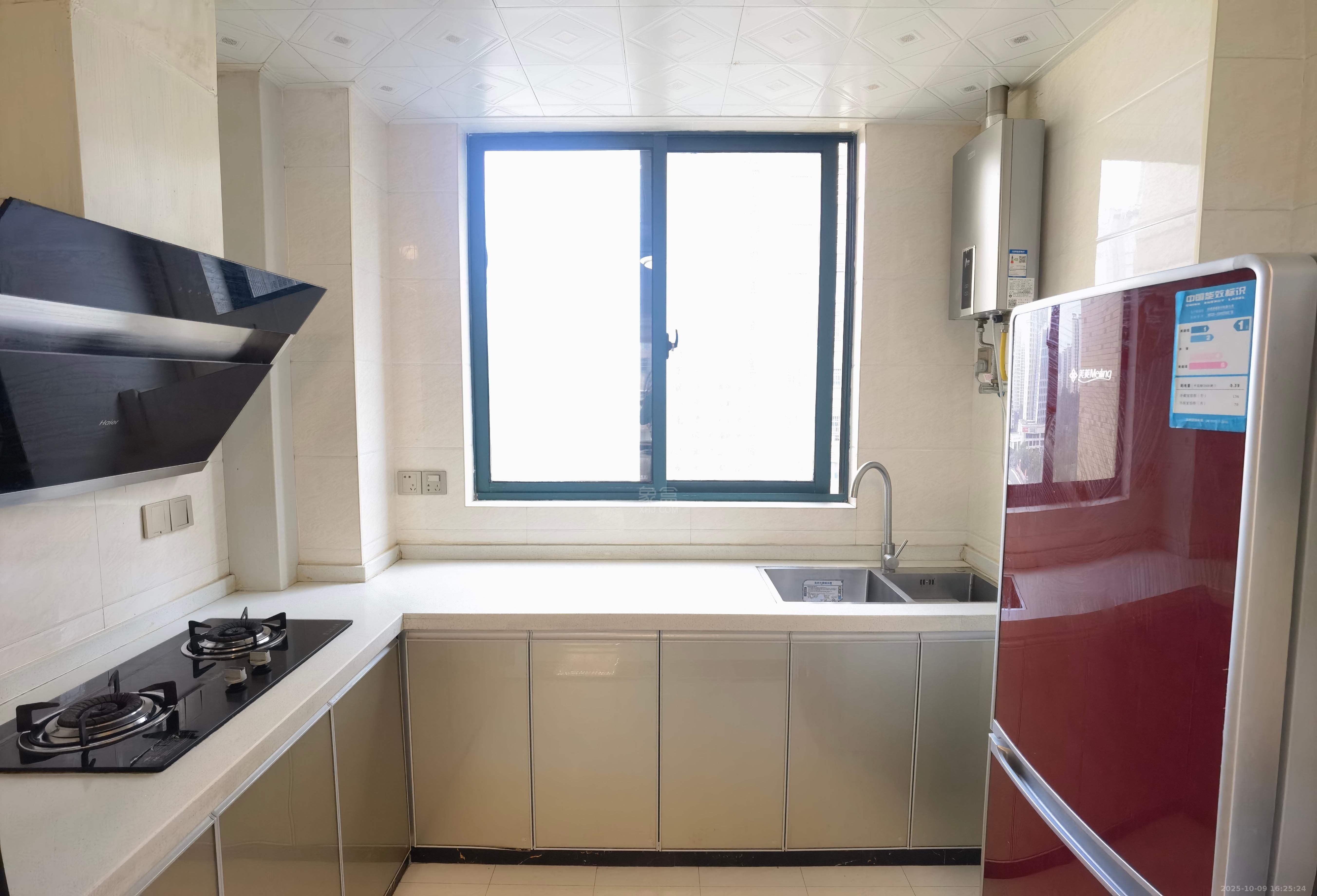 湖景名城 3室2厅2卫 2500.0元/月 湖景名城 3室2厅2卫 2500.0元/月室内图