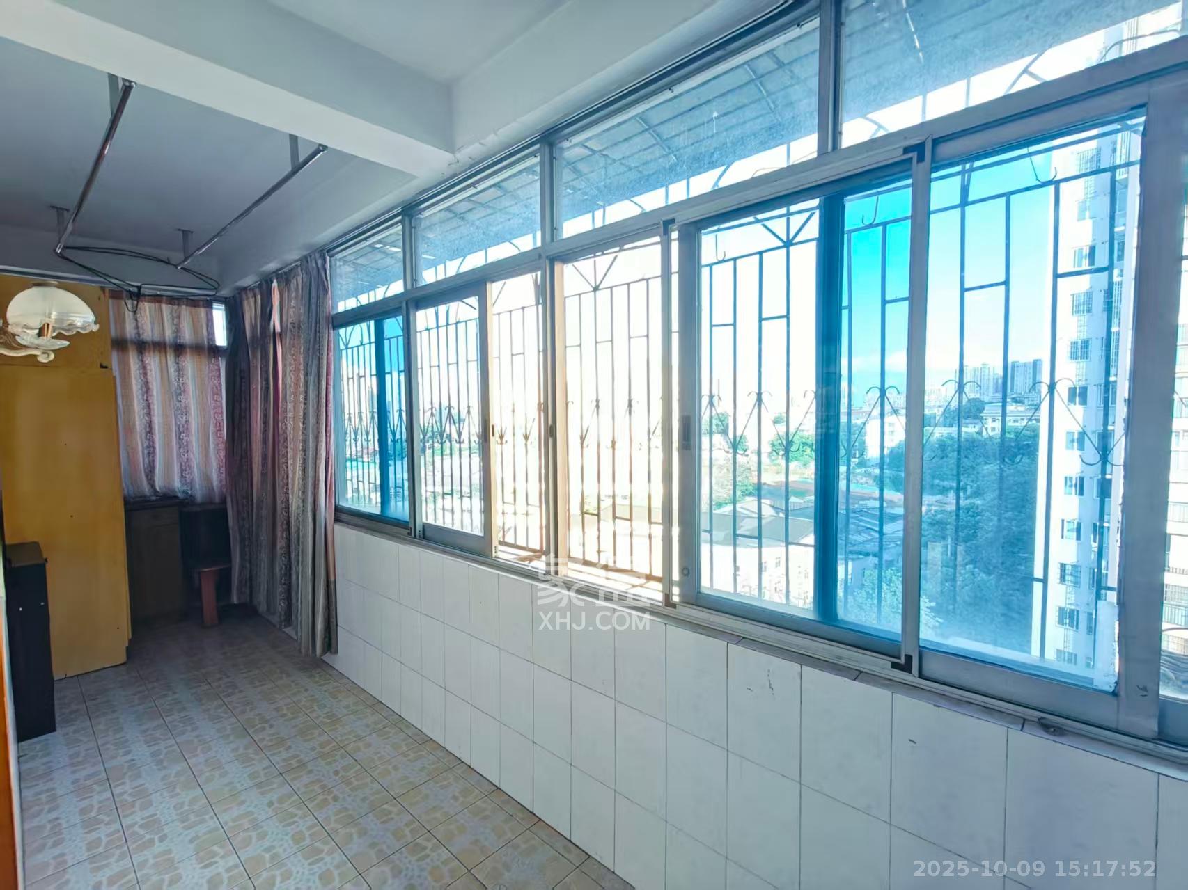 长无小区 2室2厅1卫 1300.0元/月 长无小区 2室2厅1卫 1300.0元/月室内图