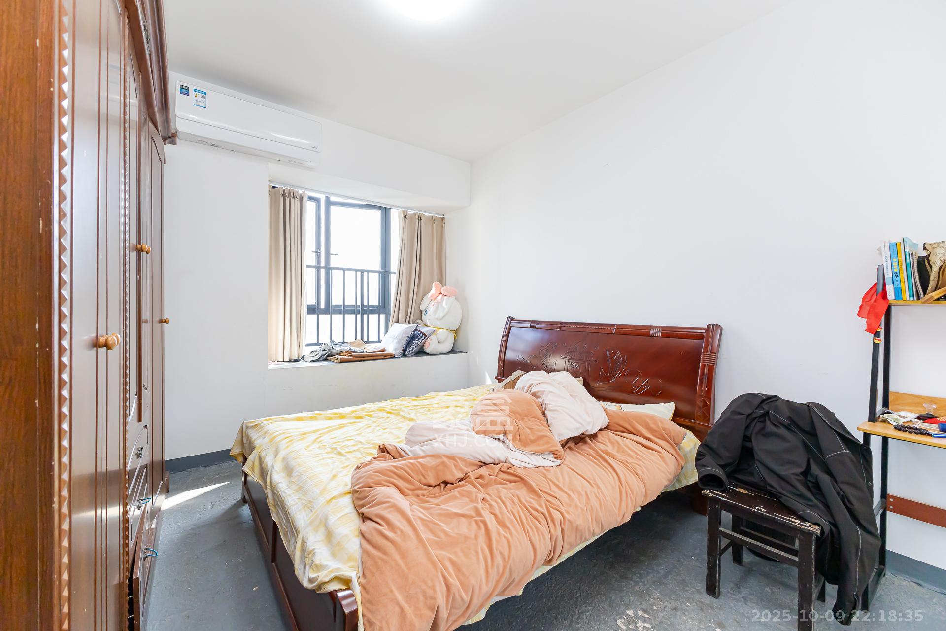 润和滨江广场（润和中央广场）  4室2厅2卫    113.8万卧室