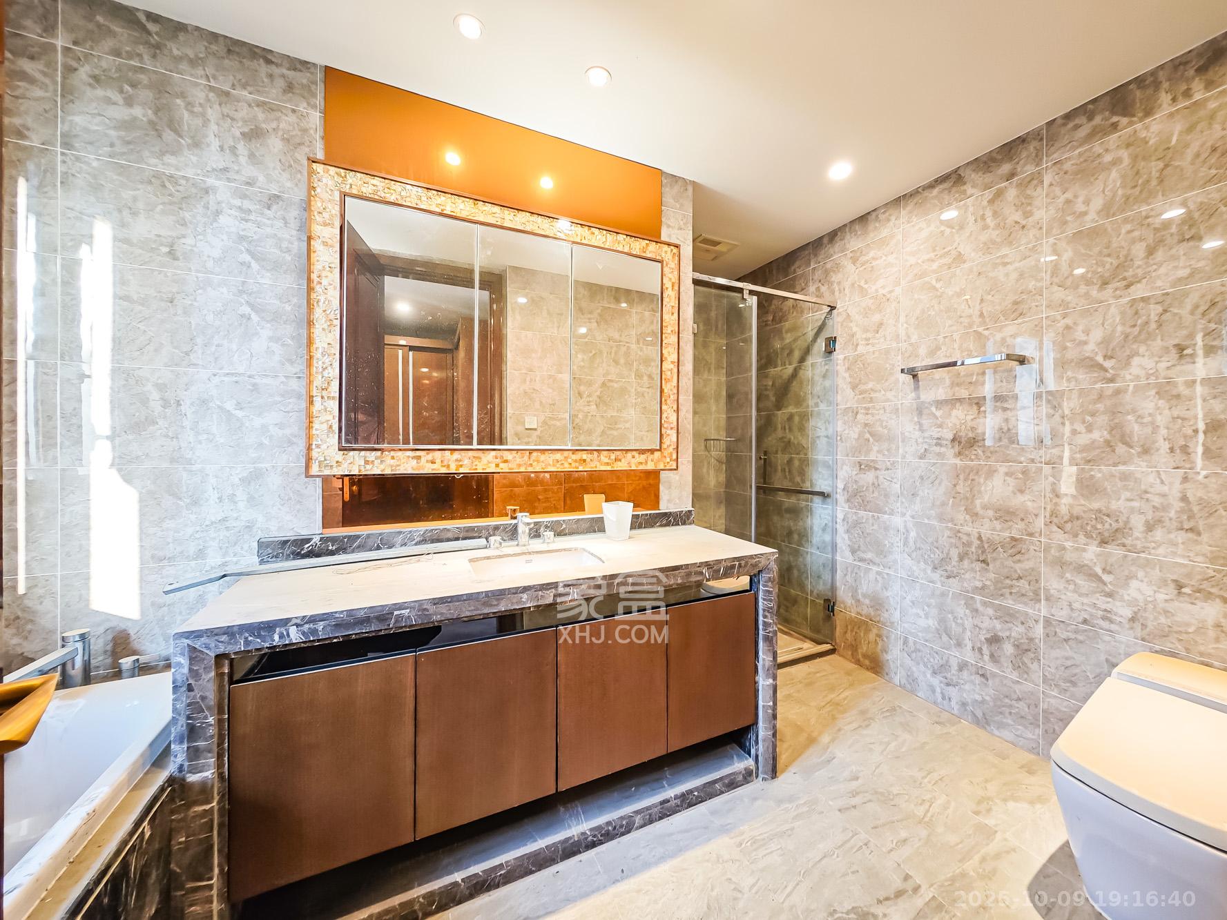 恒大御景天下城一期  4室2厅3卫    268.0万 恒大御景天下城一期  4室2厅3卫    268.0万卫生间