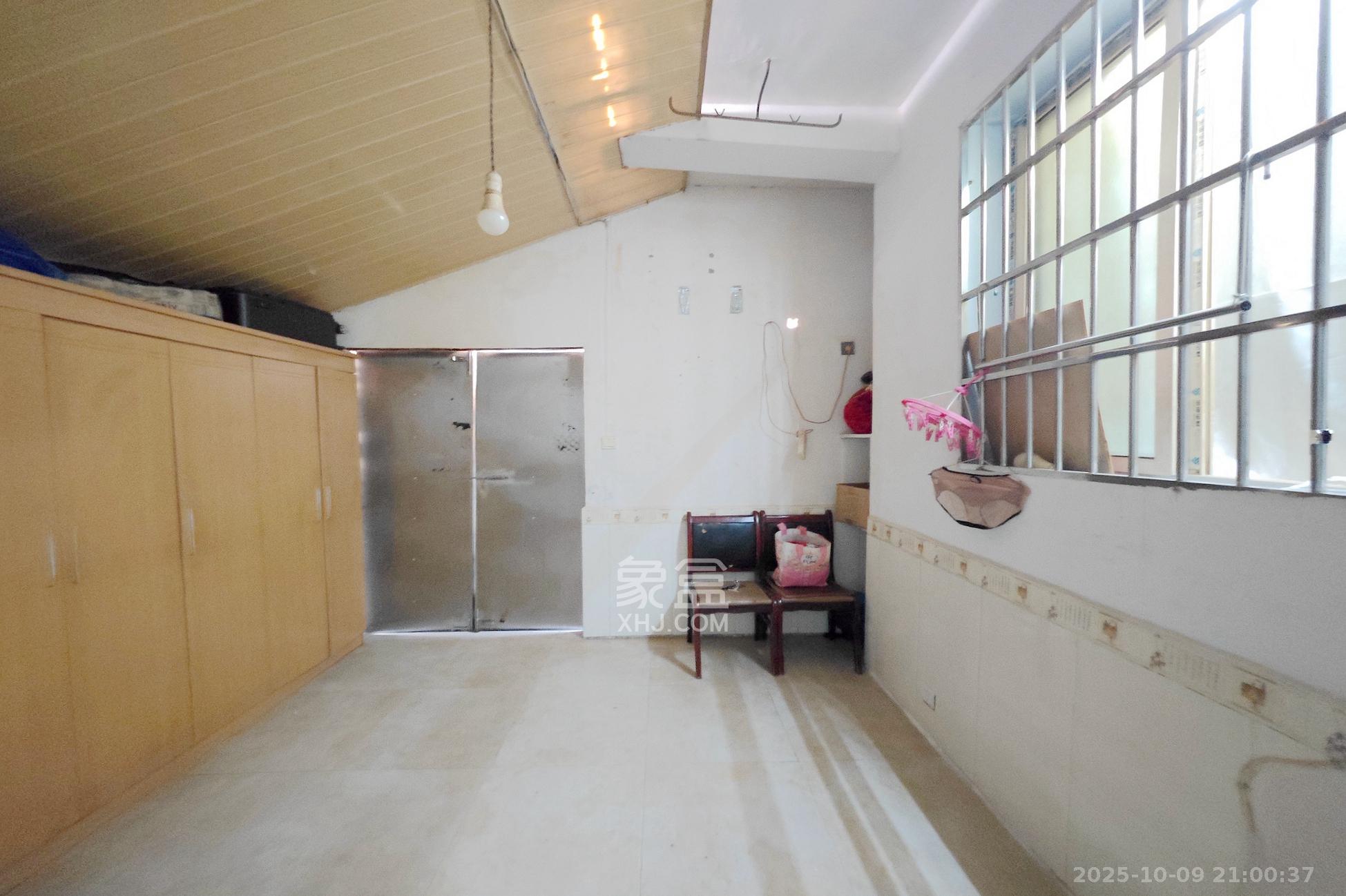 狮子山二片 2室1厅1卫 42.0万 狮子山二片 2室1厅1卫 42.0万卧室