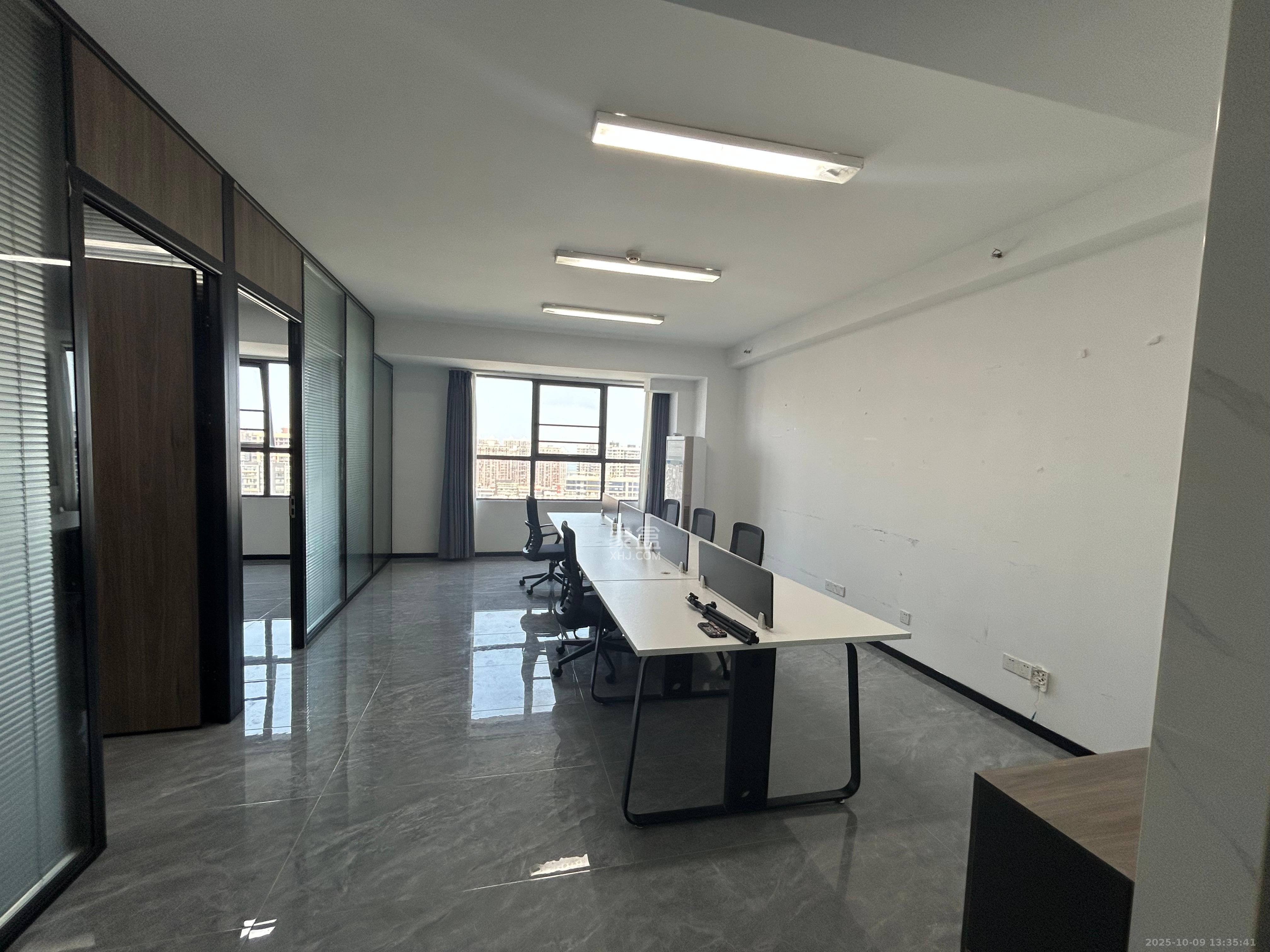 世景国际广场 1室1厅1卫 5500.0元/月 世景国际广场 1室1厅1卫 5500.0元/月室内图