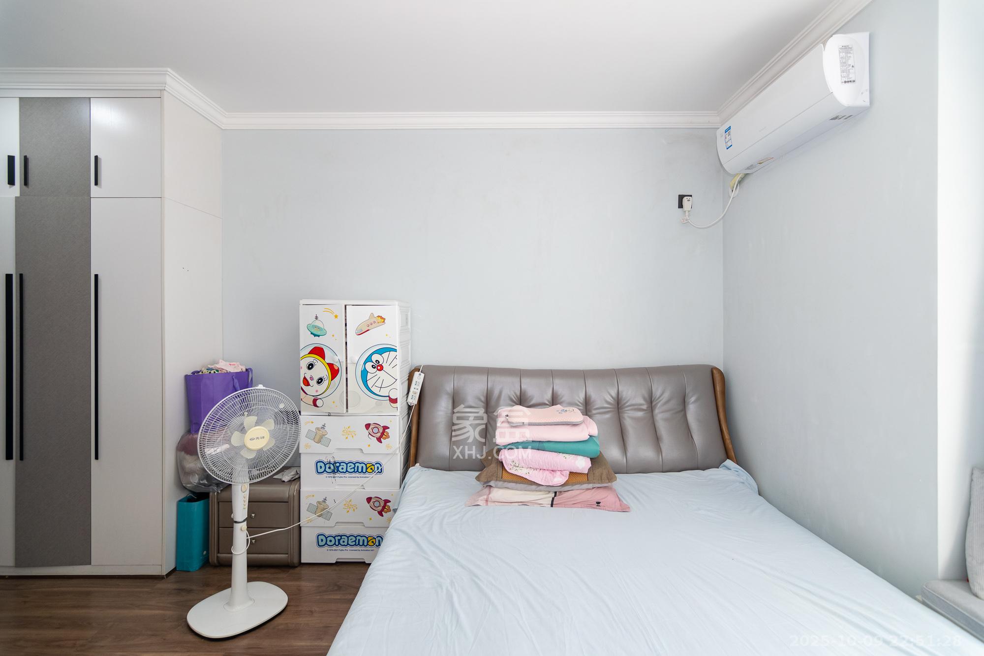 新城国际花都  3室2厅2卫    81.8万卧室