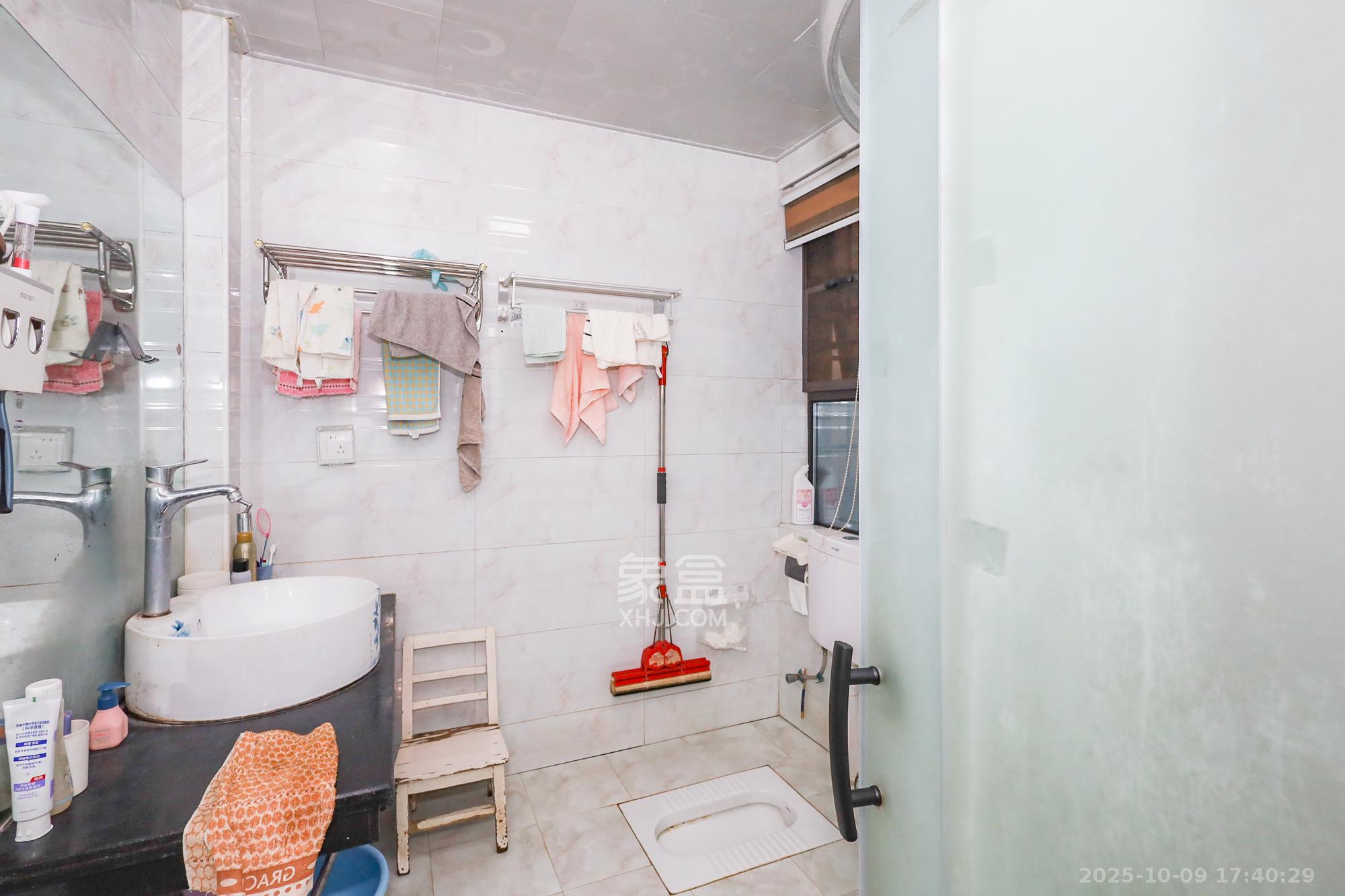 钰龙天下一期  3室2厅1卫    280.0万卫生间