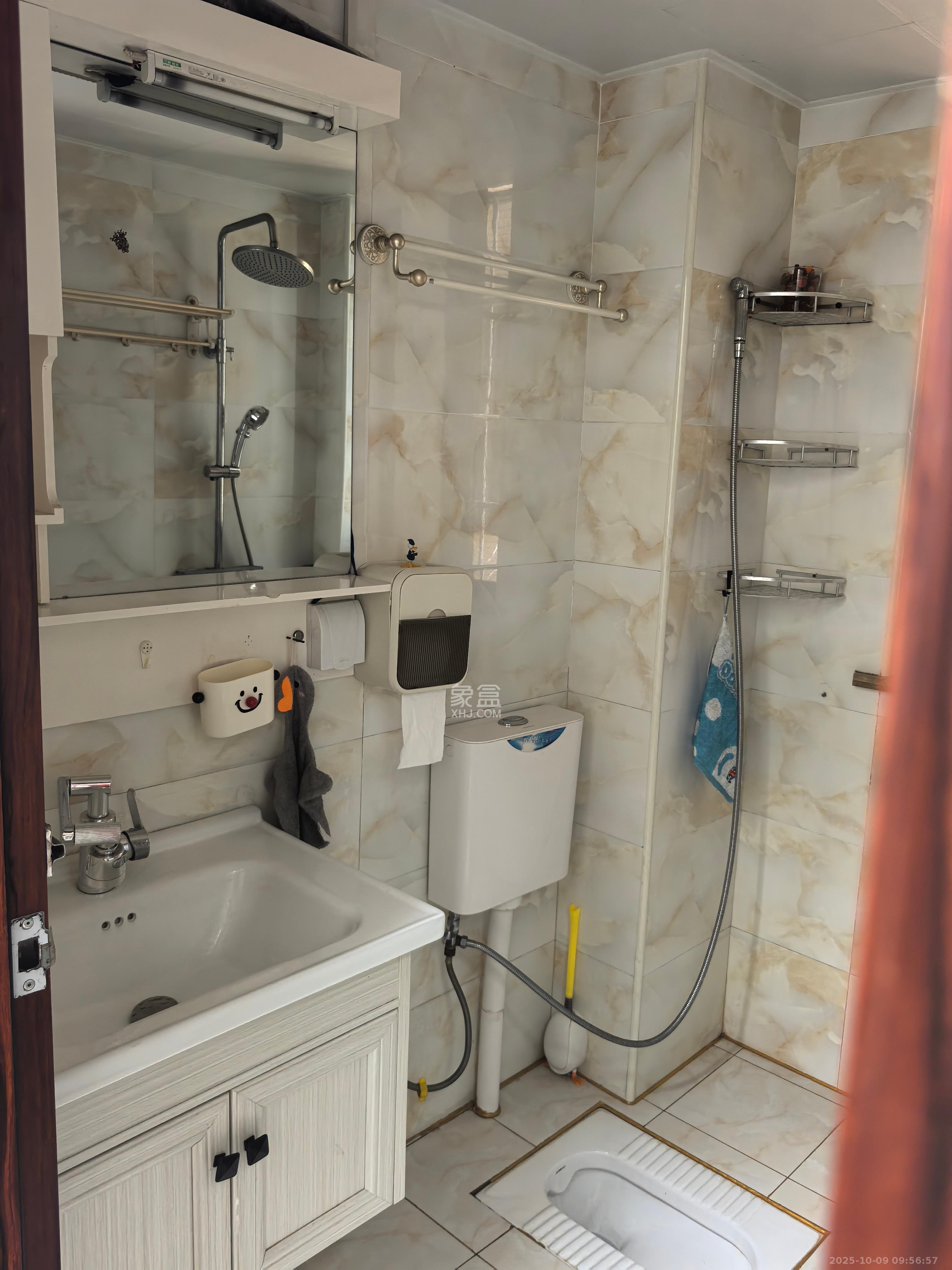 金鸿宇大厦  3室1厅1卫    3500.0元/月 金鸿宇大厦  3室1厅1卫    3500.0元/月室内图