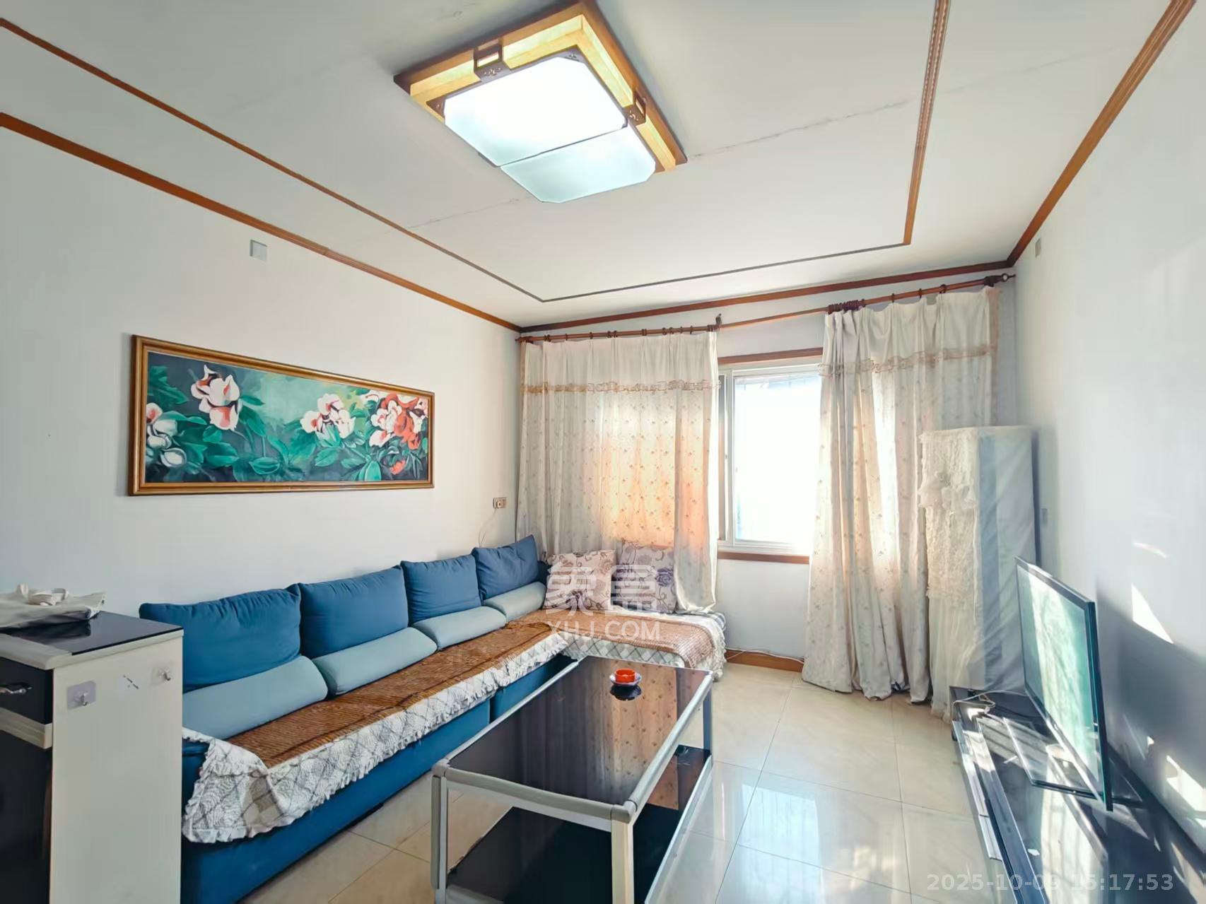 长无小区 2室2厅1卫 1300.0元/月 长无小区 2室2厅1卫 1300.0元/月室内图