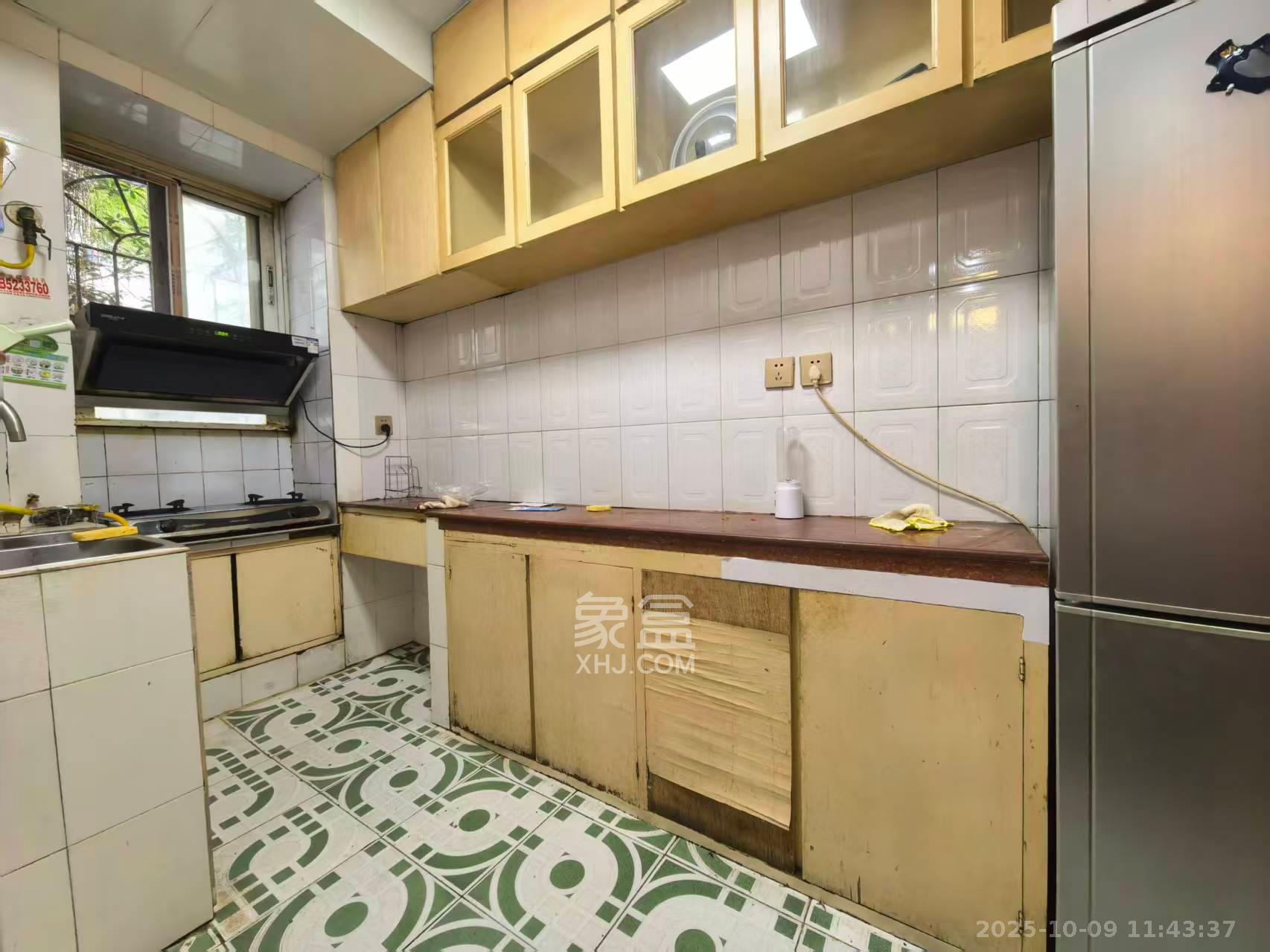 湘农桥社区 3室2厅2卫 2200.0元/月 湘农桥社区 3室2厅2卫 2200.0元/月室内图