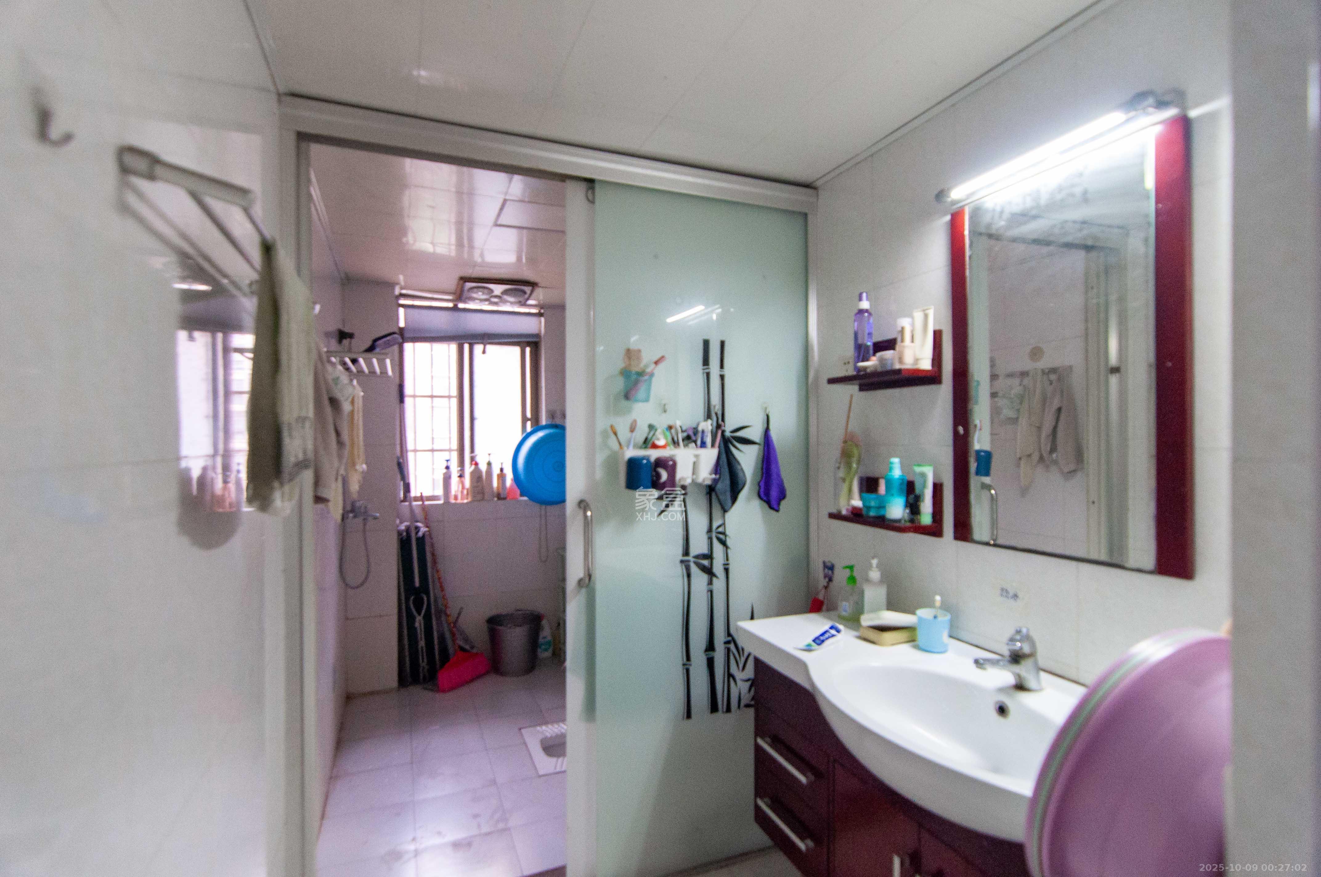 阳明山庄  3室2厅2卫    97.0万卫生间