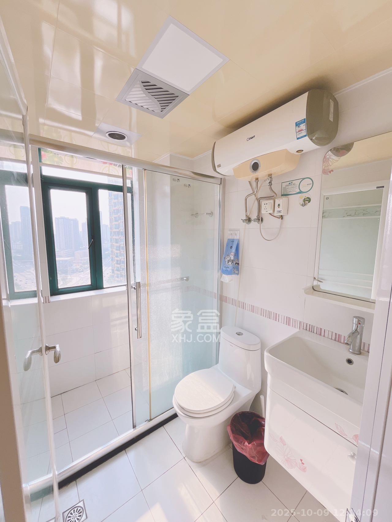 滨江金座  3室2厅2卫    3500.0元/月 滨江金座  3室2厅2卫    3500.0元/月室内图