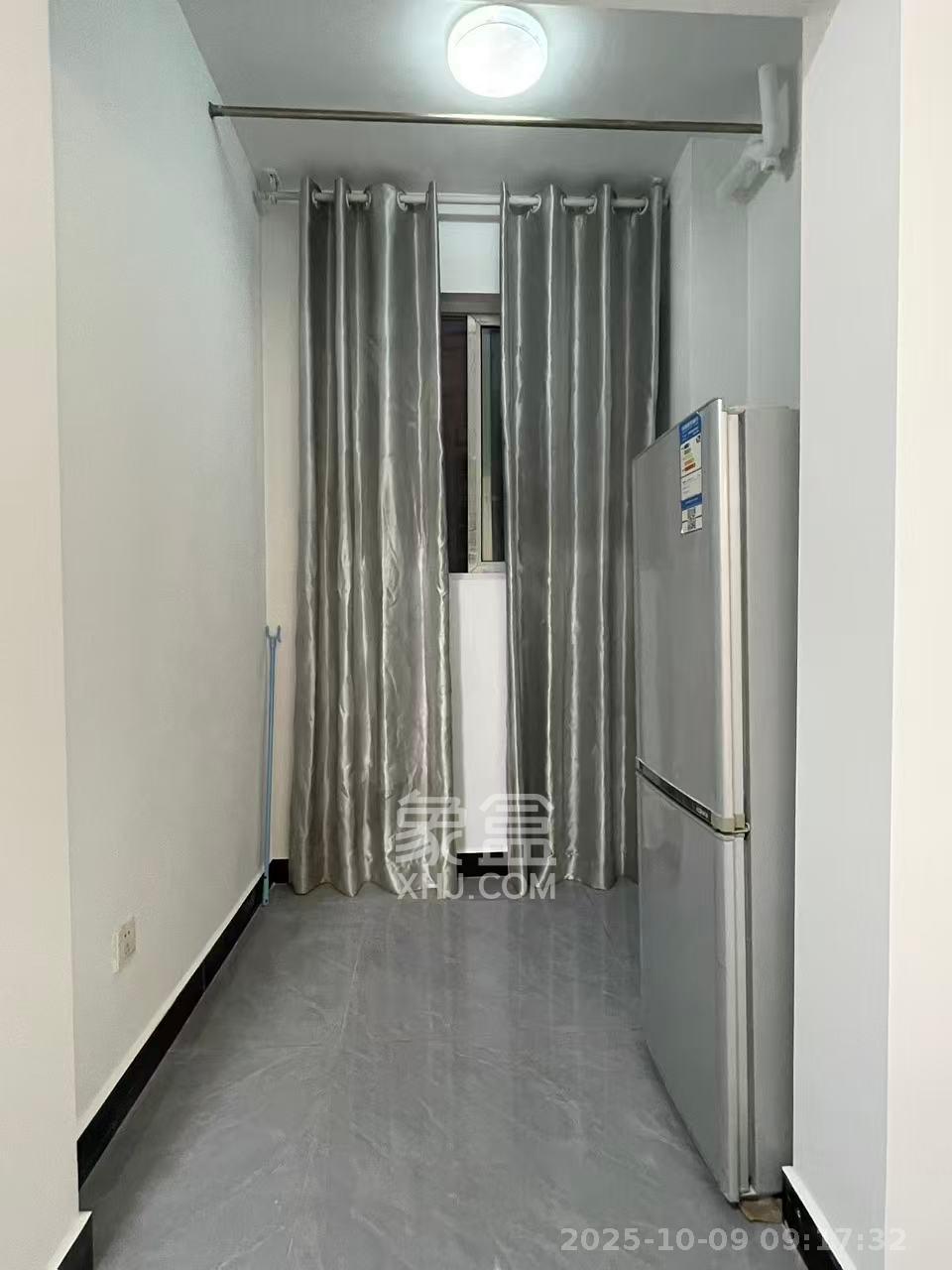 东方航标 1室1厅1卫 1300.0元/月 东方航标 1室1厅1卫 1300.0元/月室内图