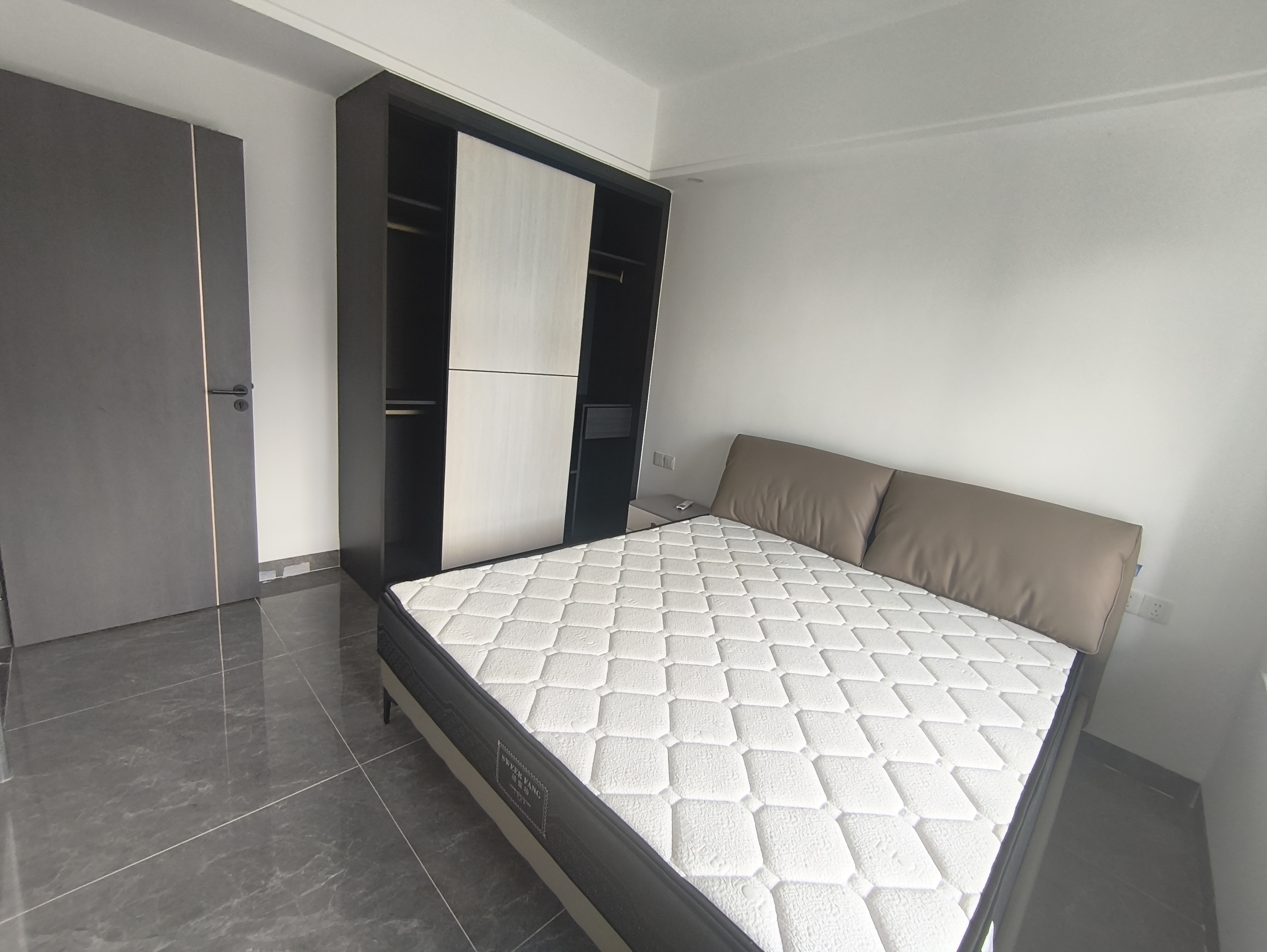 滨江佳苑 4室2厅2卫 2800.0元/月 滨江佳苑 4室2厅2卫 2800.0元/月室内图