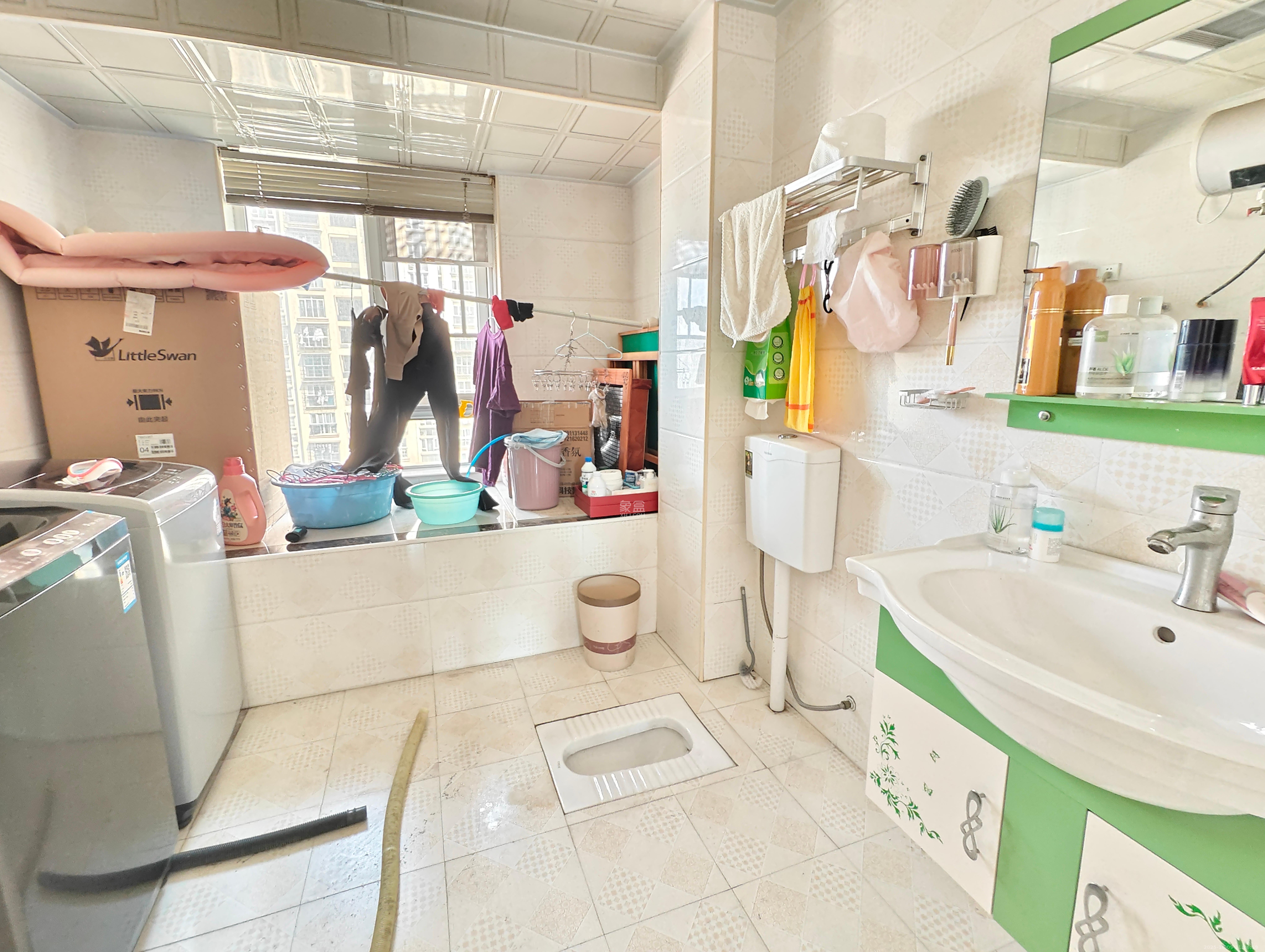 万国城(当代满庭春MOMA)三期 3室2厅2卫 2500.0元/月 万国城(当代满庭春MOMA)三期 3室2厅2卫 2500.0元/月室内图