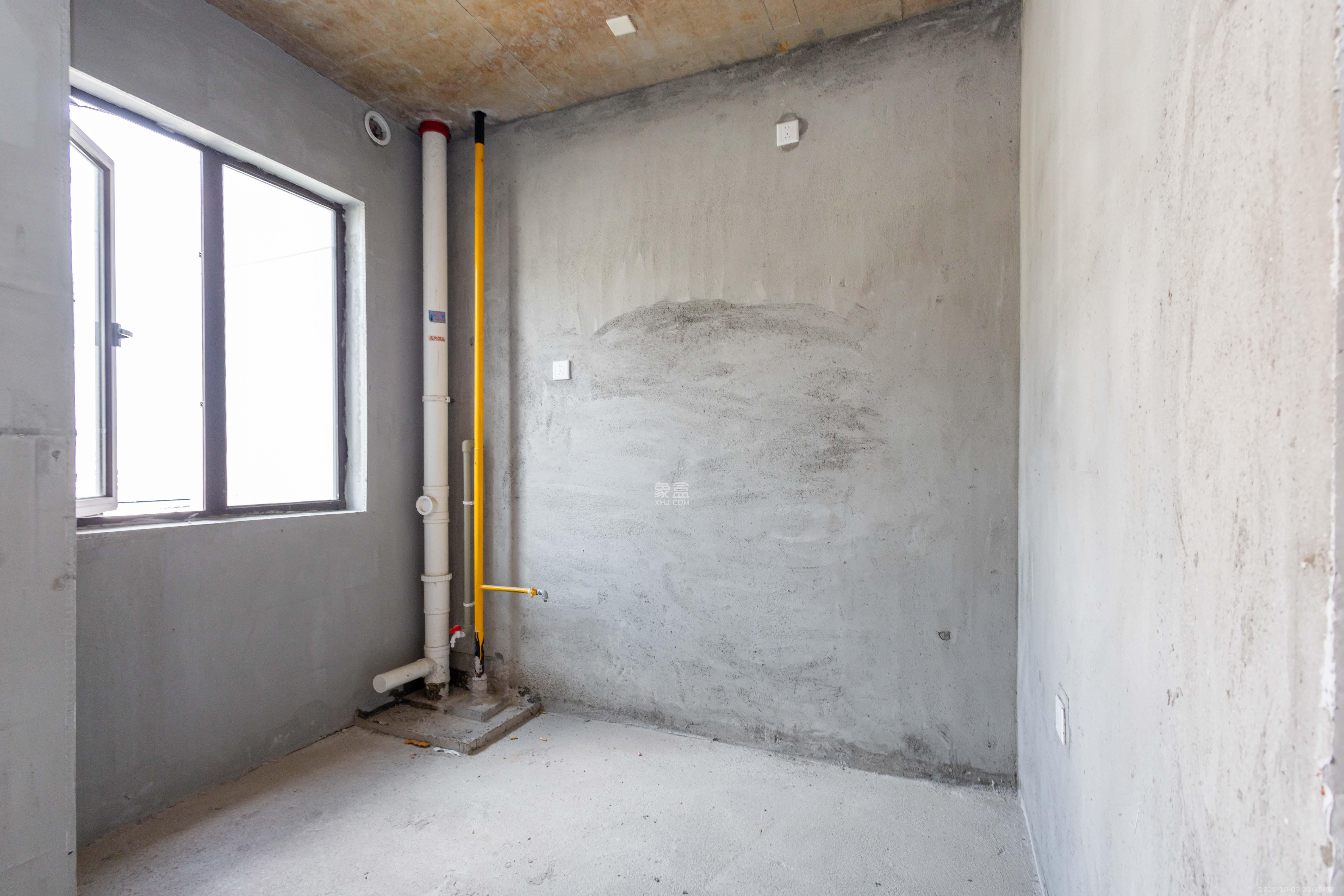 新城恒伟汇隽风华  4室2厅2卫    89.8万厨房