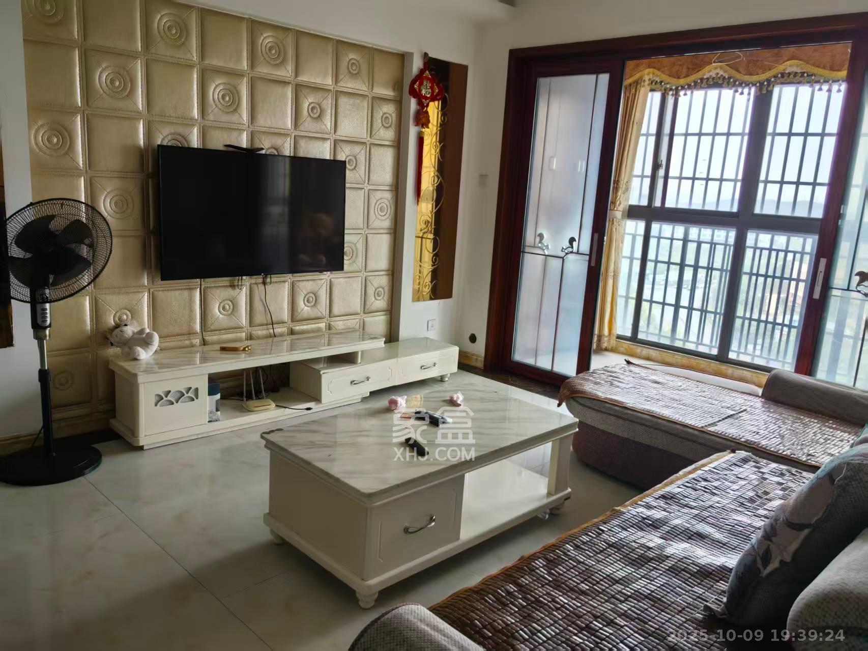 佳兆业君汇上品  3室2厅1卫    1700.0元/月 佳兆业君汇上品  3室2厅1卫    1700.0元/月室内图1