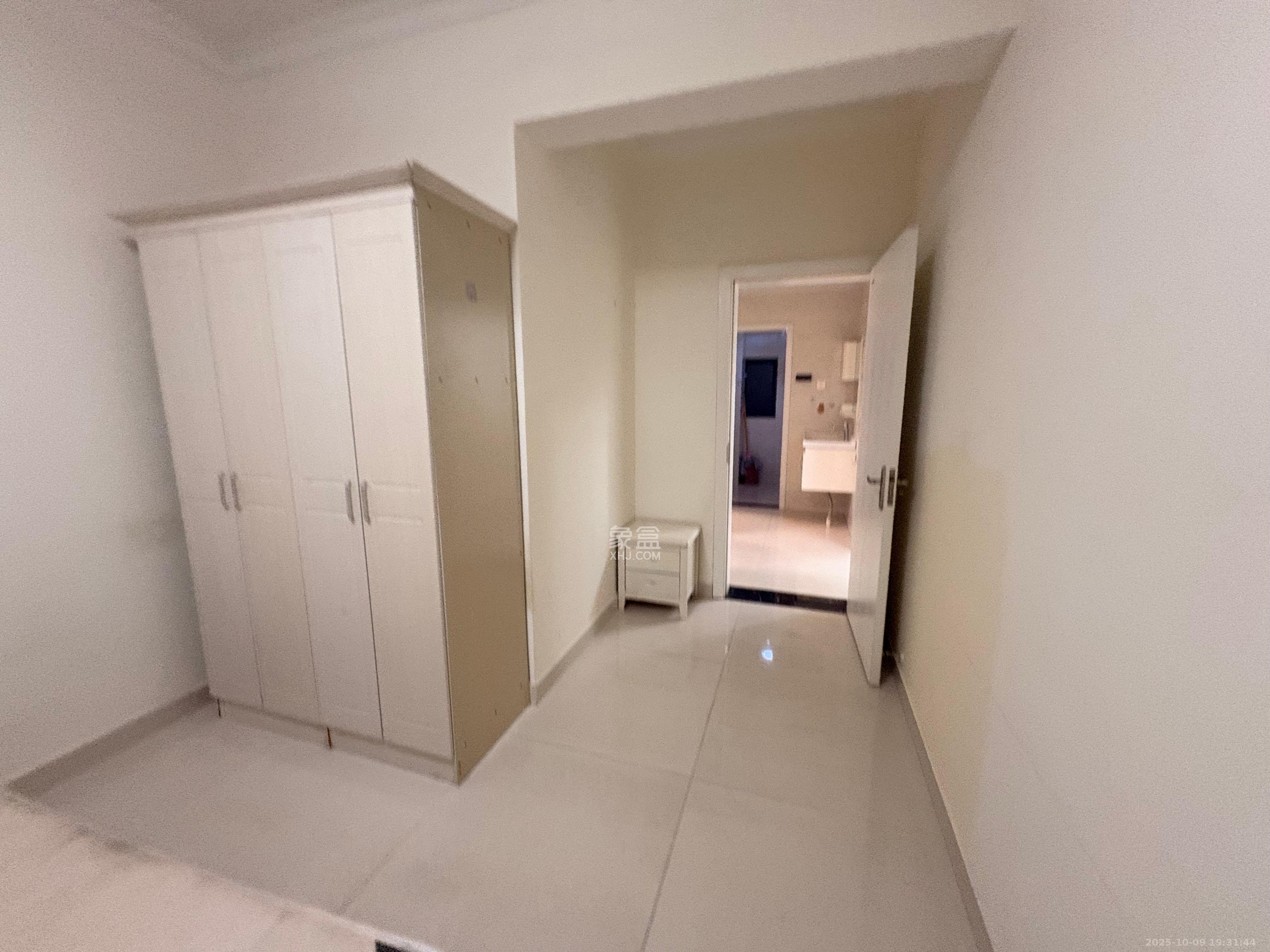 高升时代广场（冠铭商务中心）  4室2厅1卫    1800.0元/月