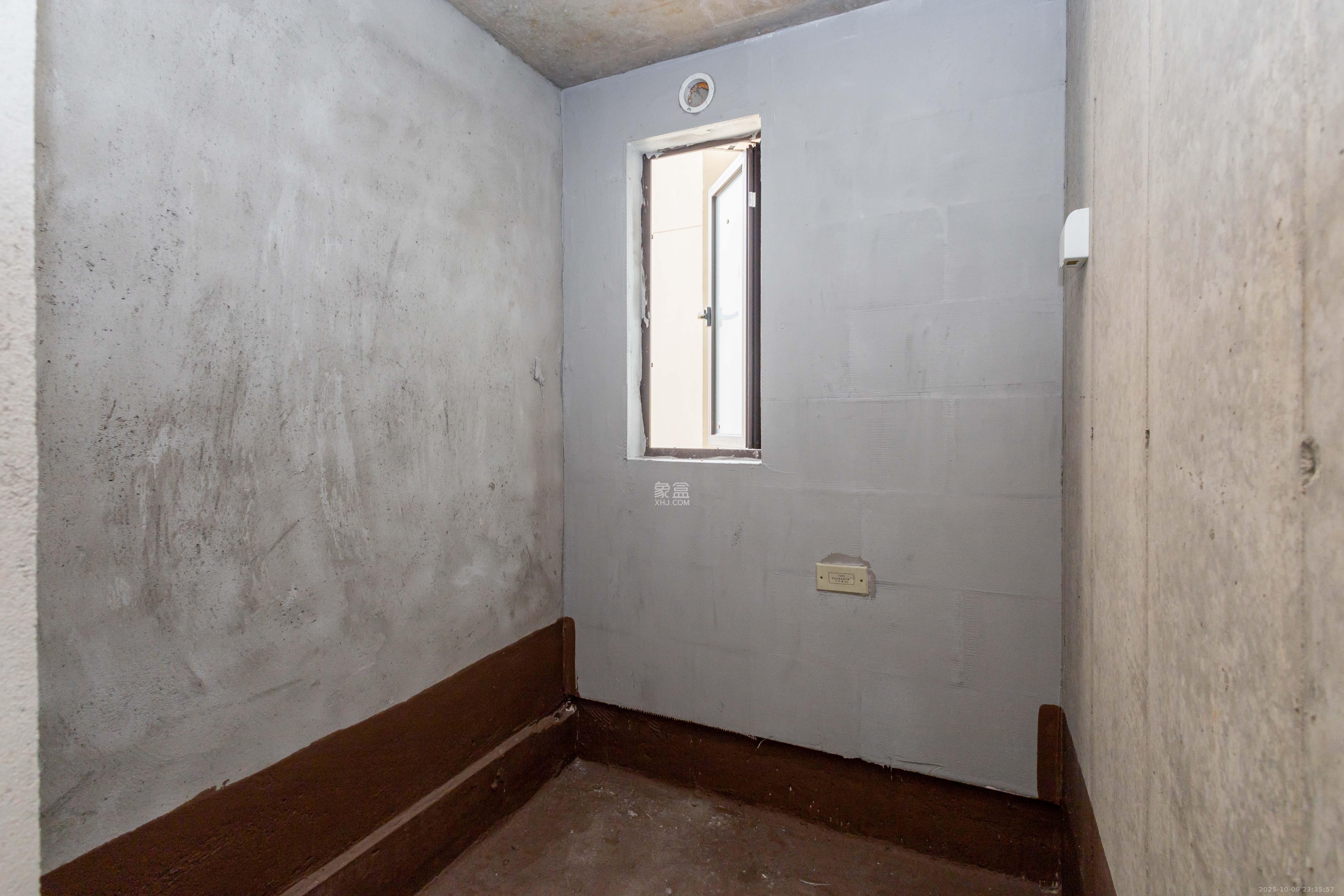 新城恒伟汇隽风华  4室2厅2卫    89.8万卫生间