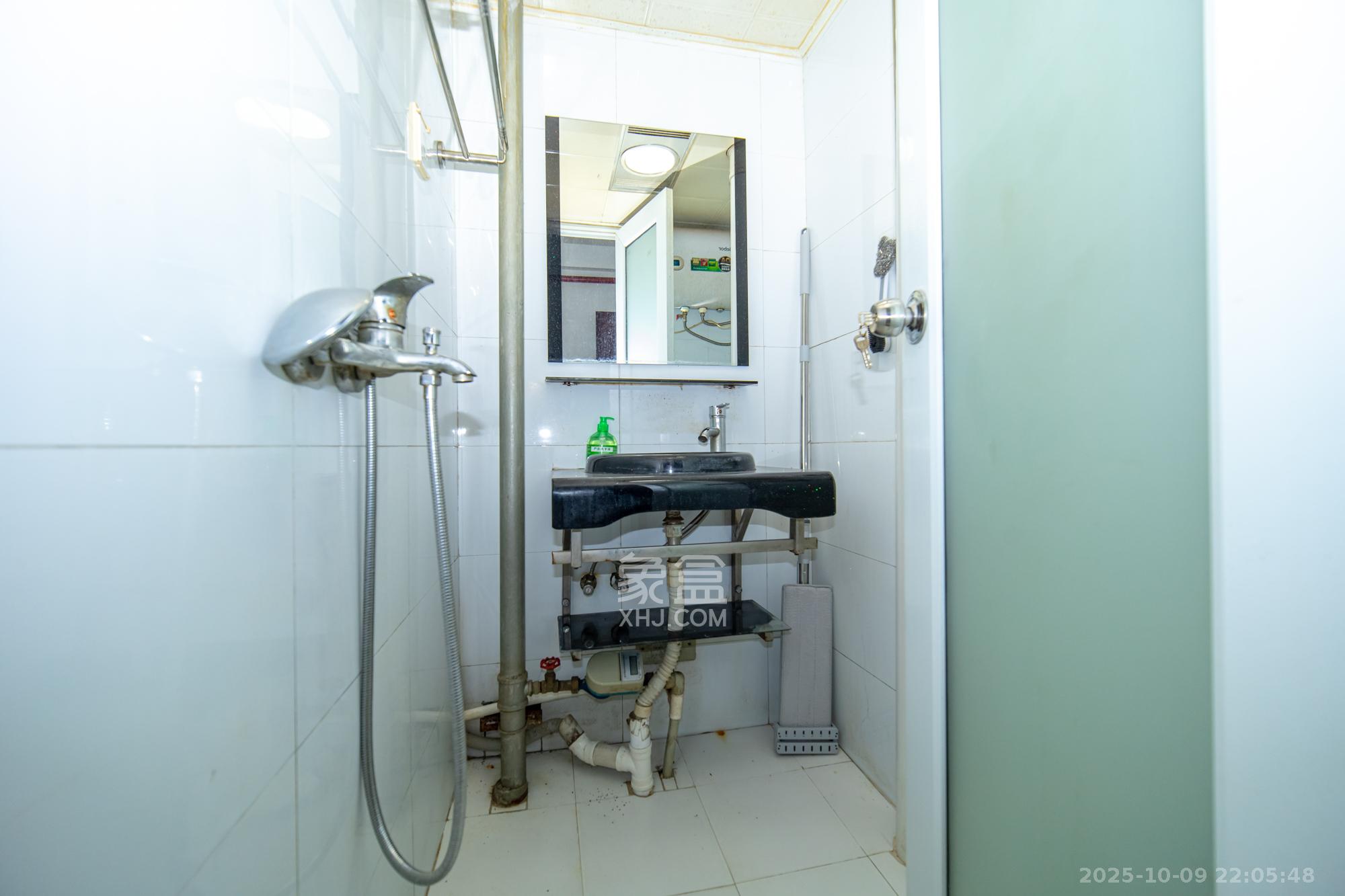 尚都美寓 1室1厅1卫 12.8万 尚都美寓 1室1厅1卫 12.8万卫生间