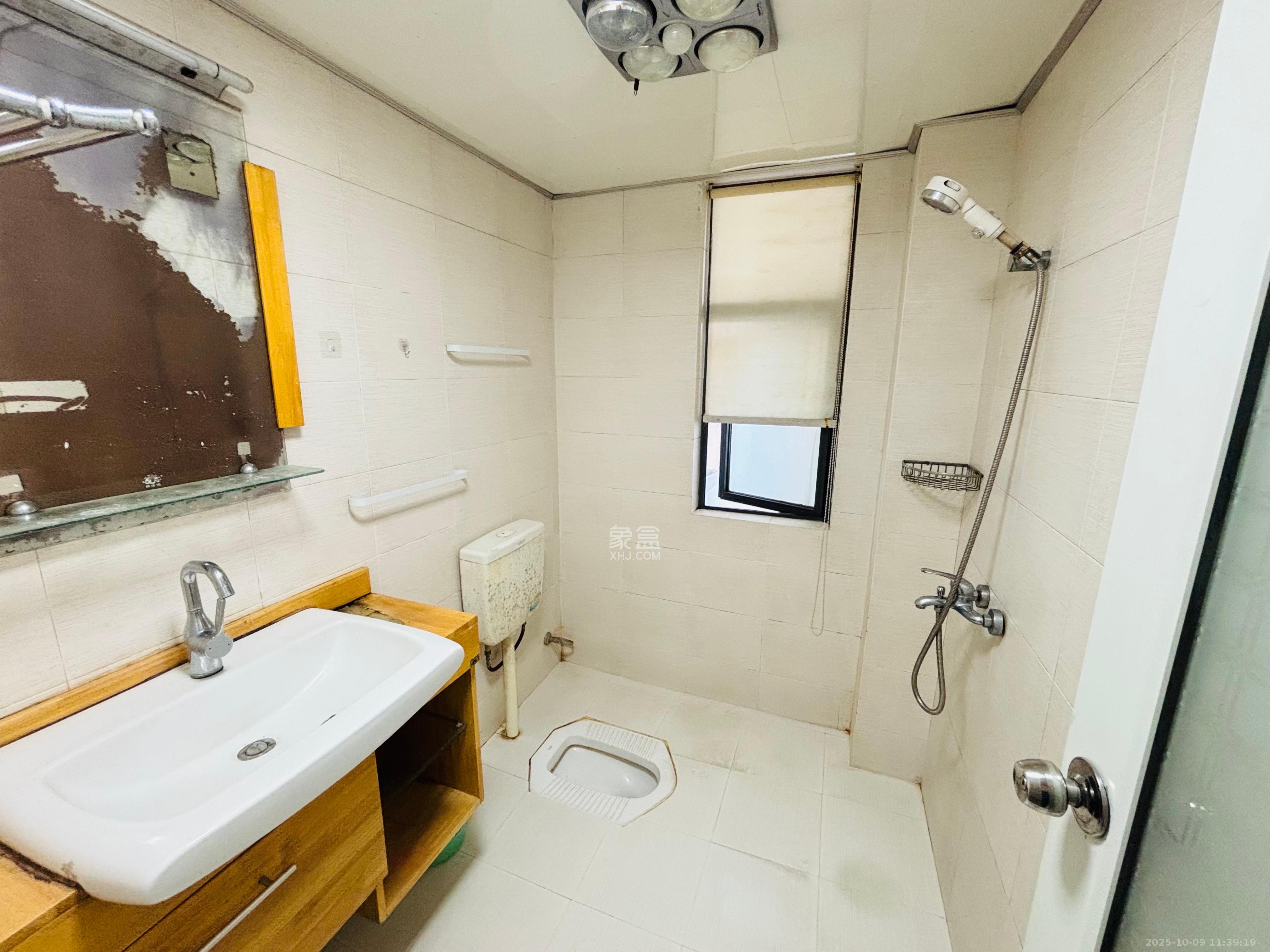 仁和香堤雅境 3室2厅2卫 3200.0元/月 仁和香堤雅境 3室2厅2卫 3200.0元/月室内图