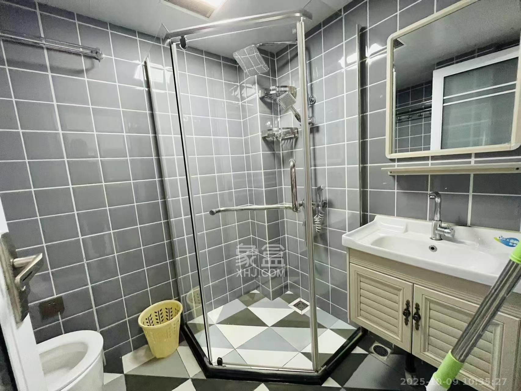 五一钻界  1室1厅1卫    3200.0元/月室内图