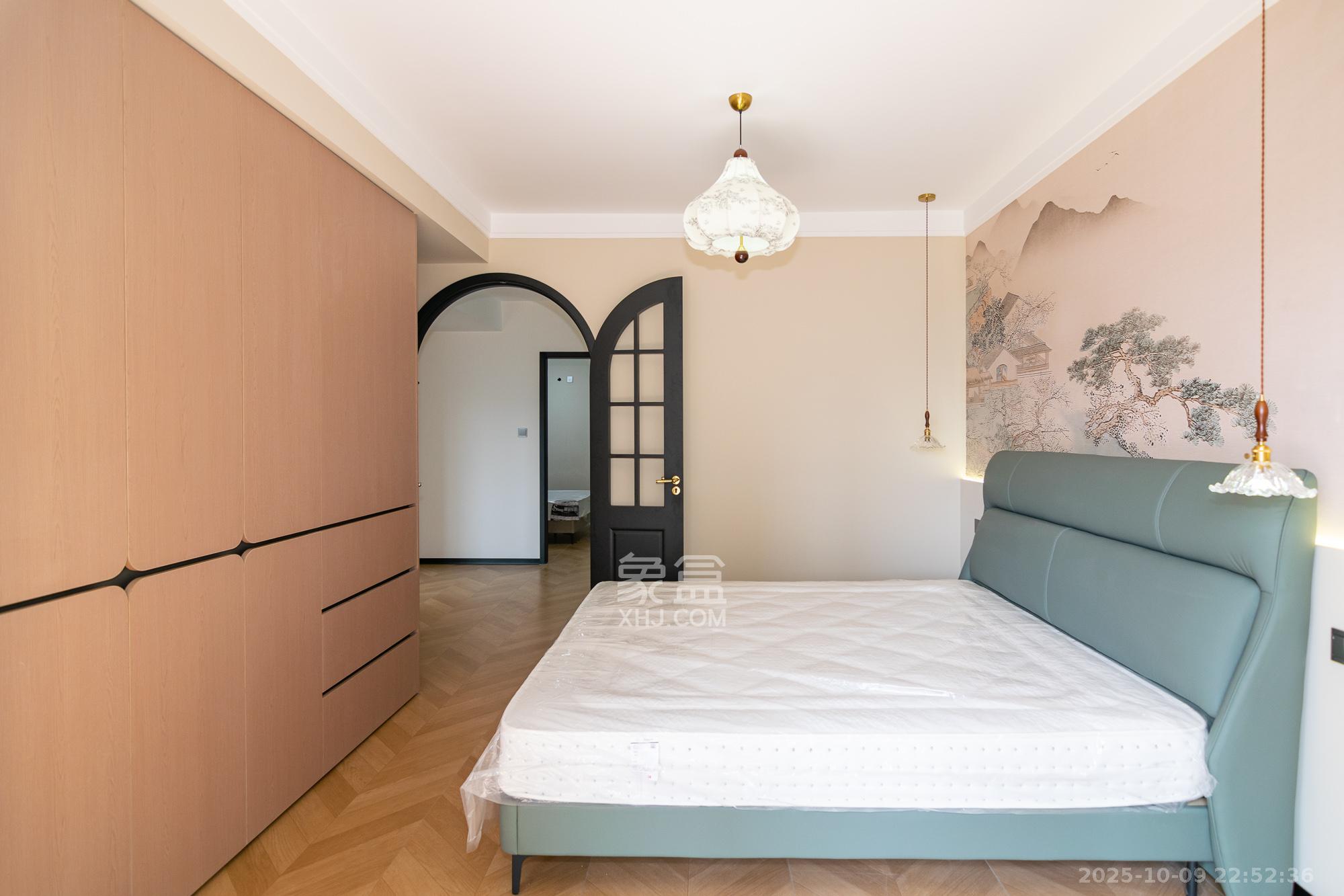 澳海澜庭  4室2厅2卫    99.0万 澳海澜庭  4室2厅2卫    99.0万卧室