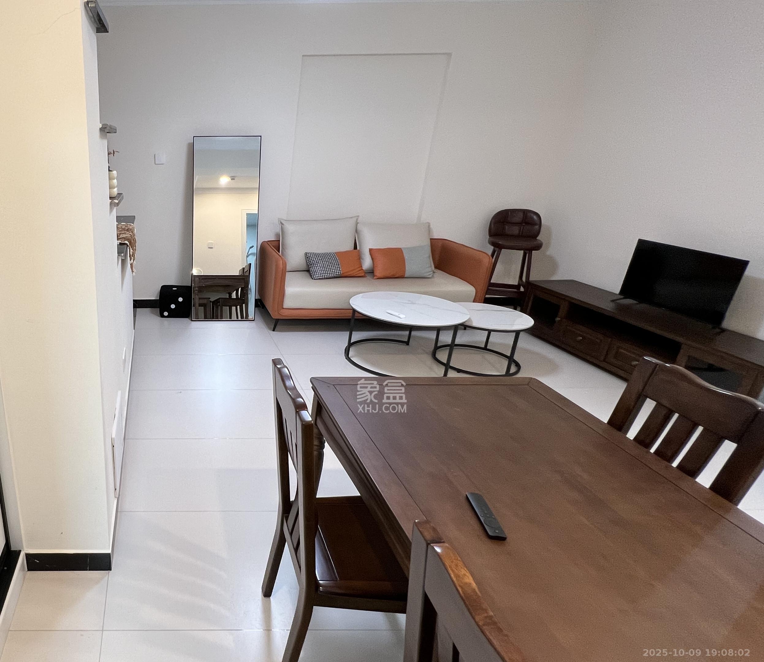 阳光城檀悦  2室1厅1卫    3200.0元/月 阳光城檀悦  2室1厅1卫    3200.0元/月室内图