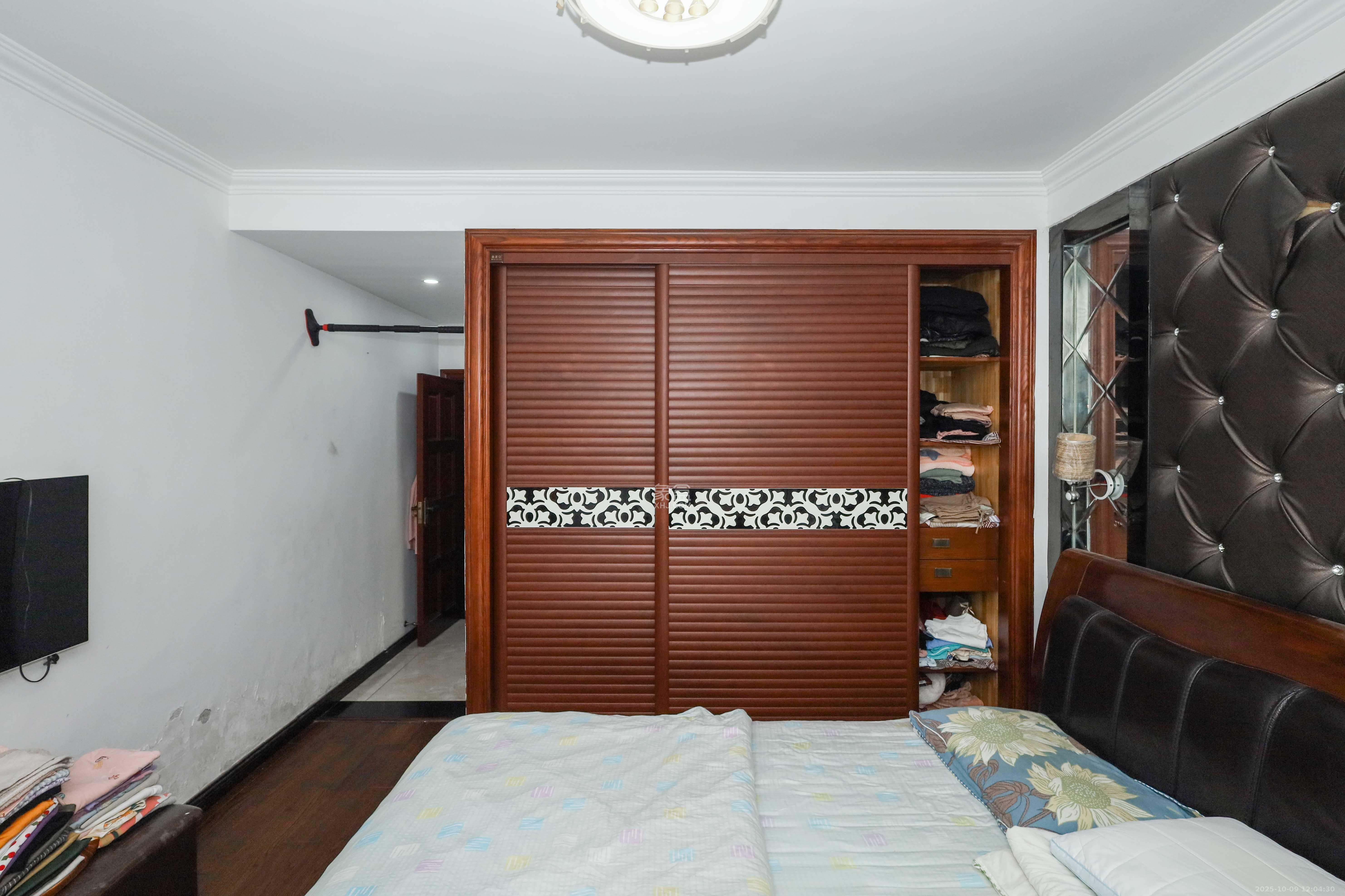 保利麓谷林语C区 4室2厅2卫 115.0万 保利麓谷林语C区 4室2厅2卫 115.0万卧室