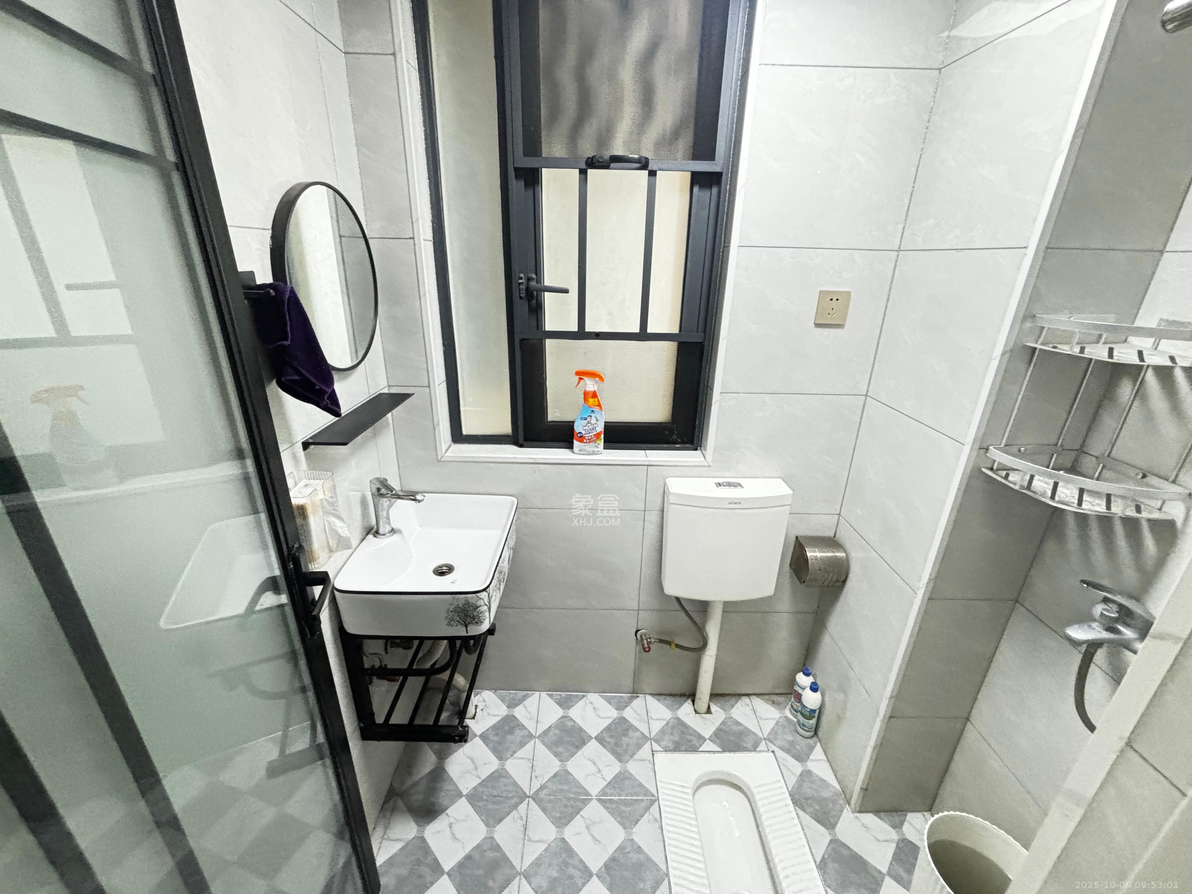 富力芙蓉新天地  1室1厅1卫    1700.0元/月 富力芙蓉新天地  1室1厅1卫    1700.0元/月室内图