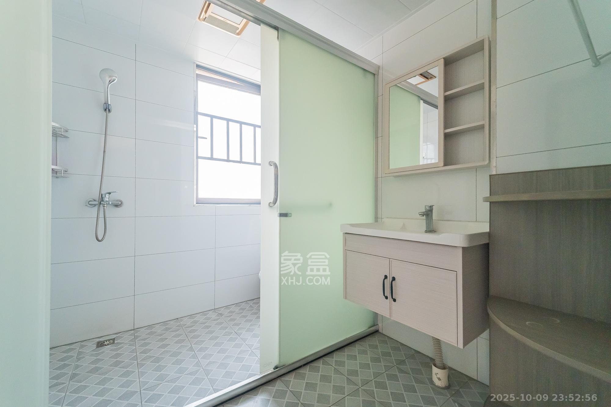 中建悦和城  4室2厅2卫    125.0万 中建悦和城  4室2厅2卫    125.0万卫生间