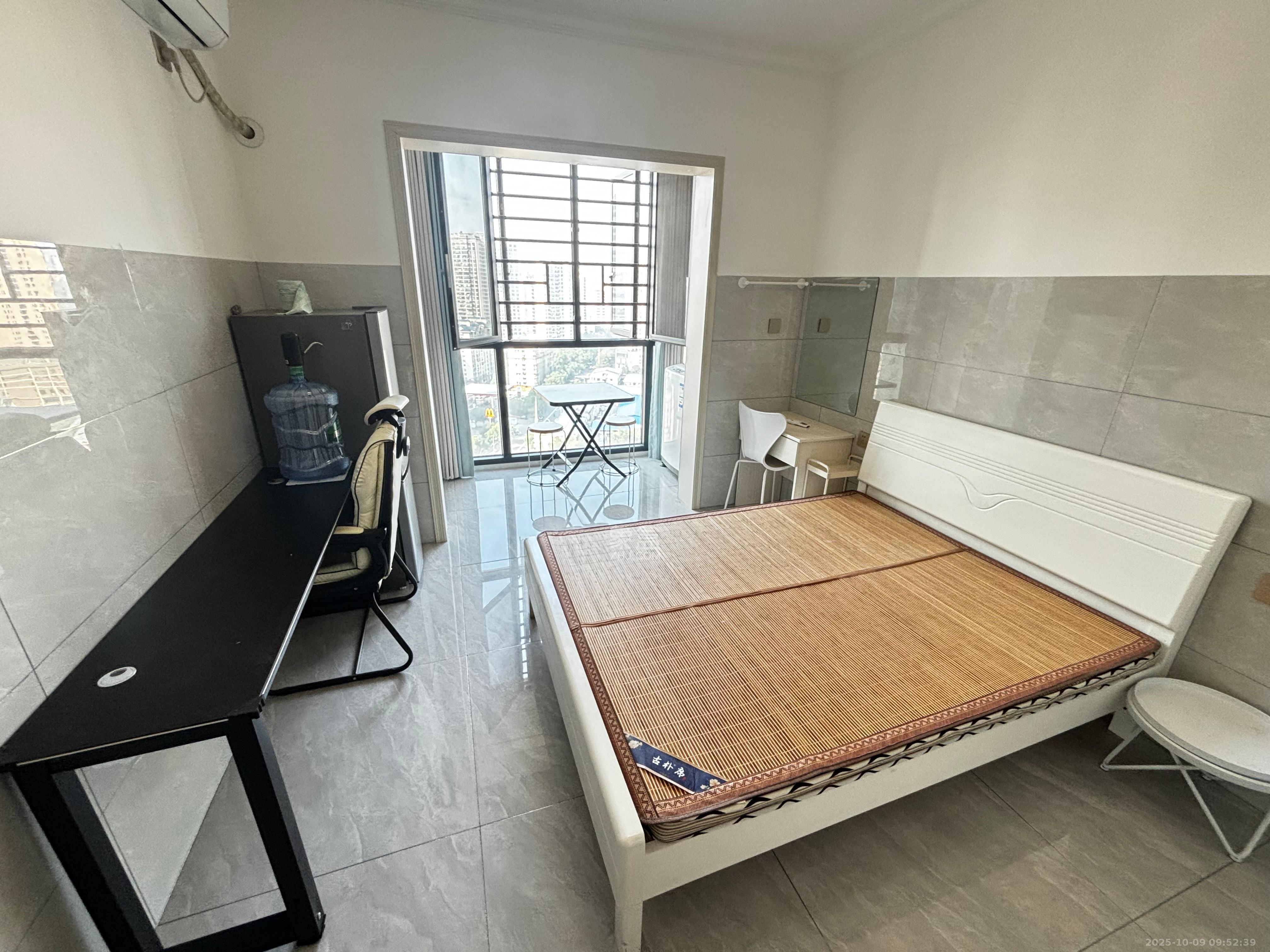 富力芙蓉新天地  1室1厅1卫    1700.0元/月 富力芙蓉新天地  1室1厅1卫    1700.0元/月室内图