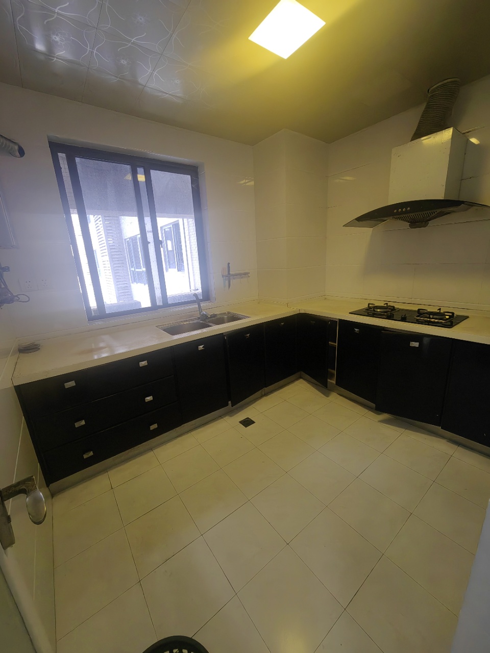 名门广场北区(二期)  3室2厅2卫    5000.0元/月 名门广场北区(二期)  3室2厅2卫    5000.0元/月室内图