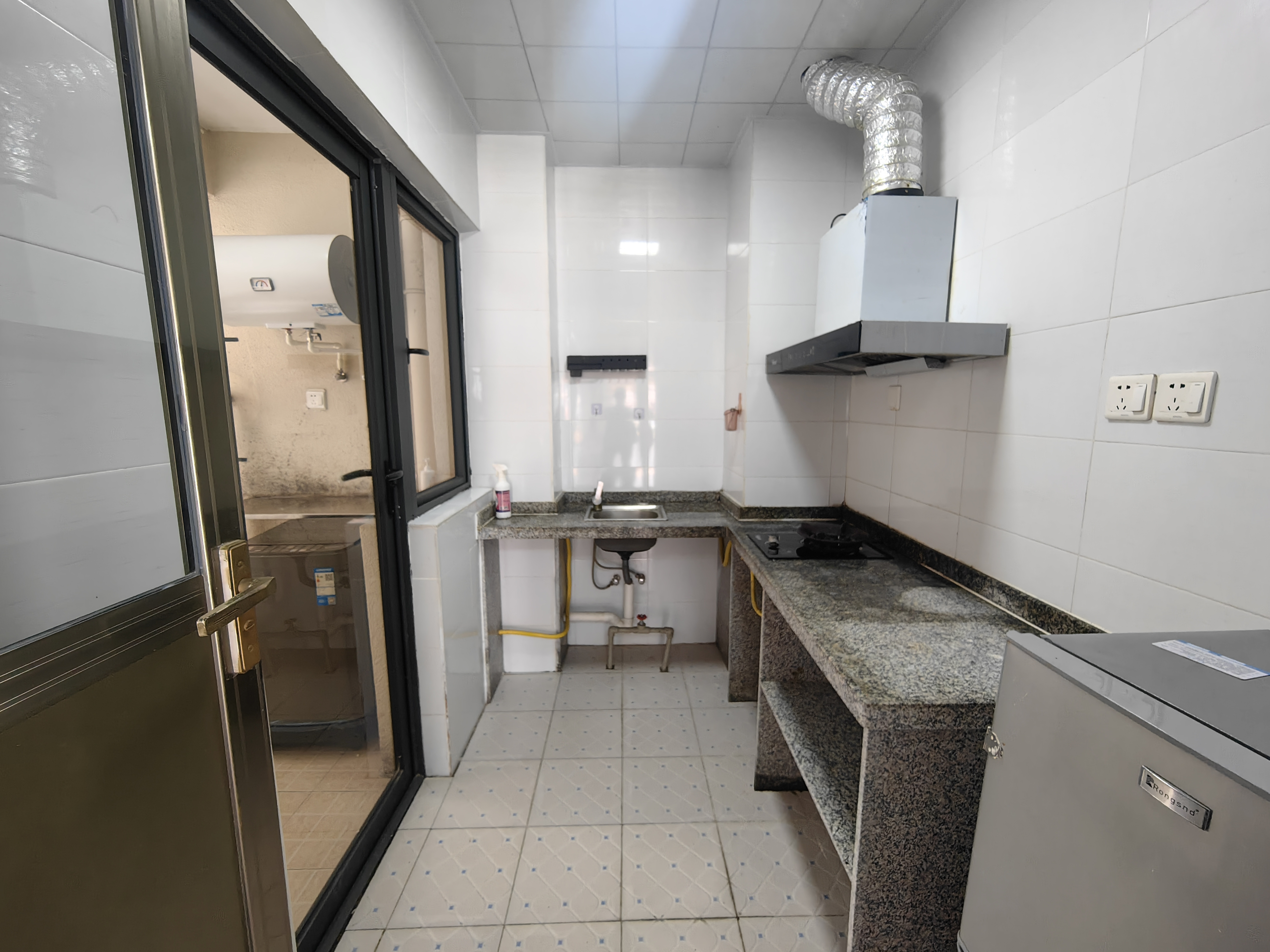 冠盛天泽园 2室2厅1卫 2100.0元/月 冠盛天泽园 2室2厅1卫 2100.0元/月室内图