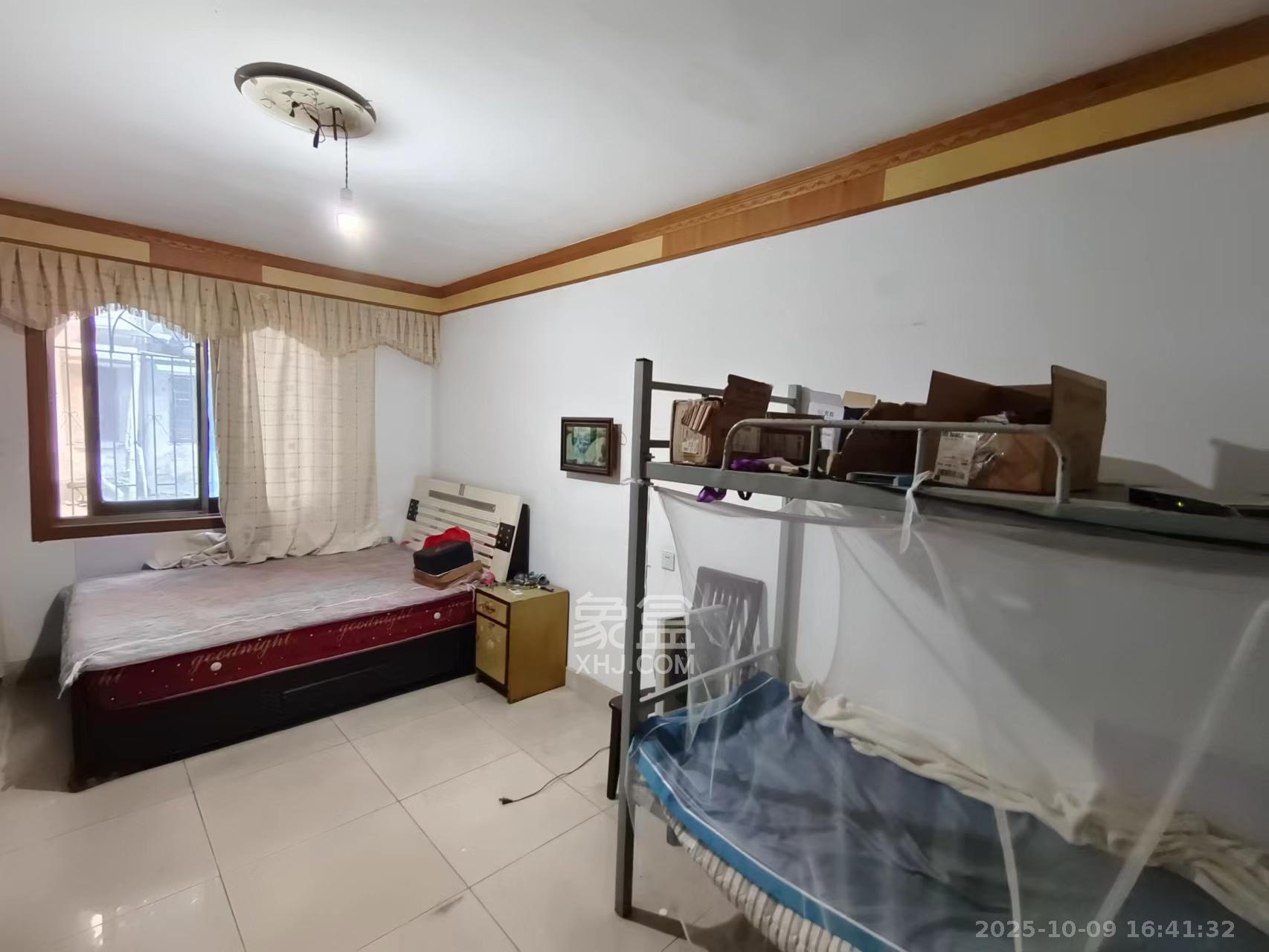 雅泰花园 3室2厅2卫 2200.0元/月 雅泰花园 3室2厅2卫 2200.0元/月室内图