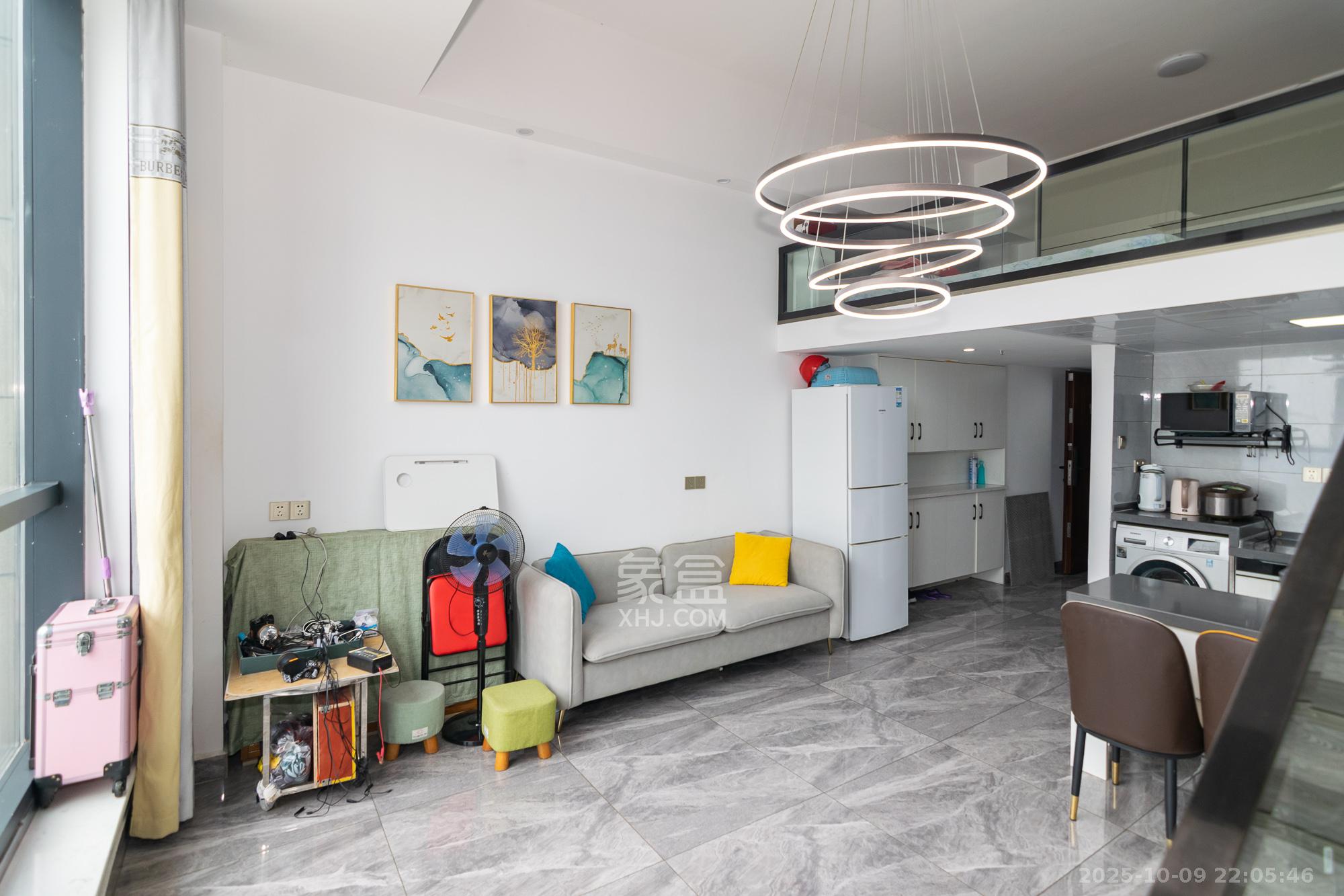 开利星空城市公馆 1室1厅1卫 38.0万 开利星空城市公馆 1室1厅1卫 38.0万客厅