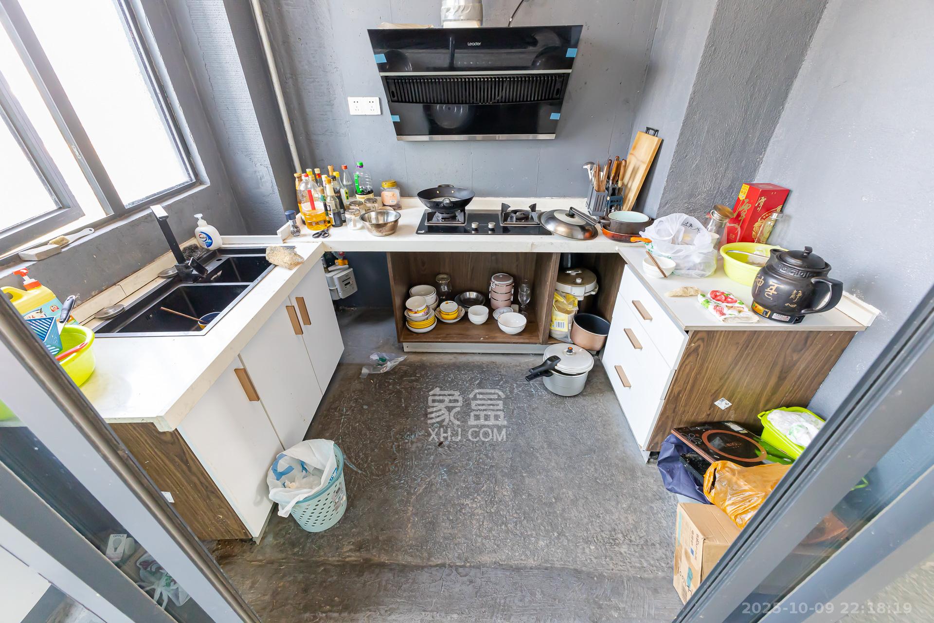 润和滨江广场(润和中央广场)  4室2厅2卫    113.8万 润和滨江广场(润和中央广场)  4室2厅2卫    113.8万厨房